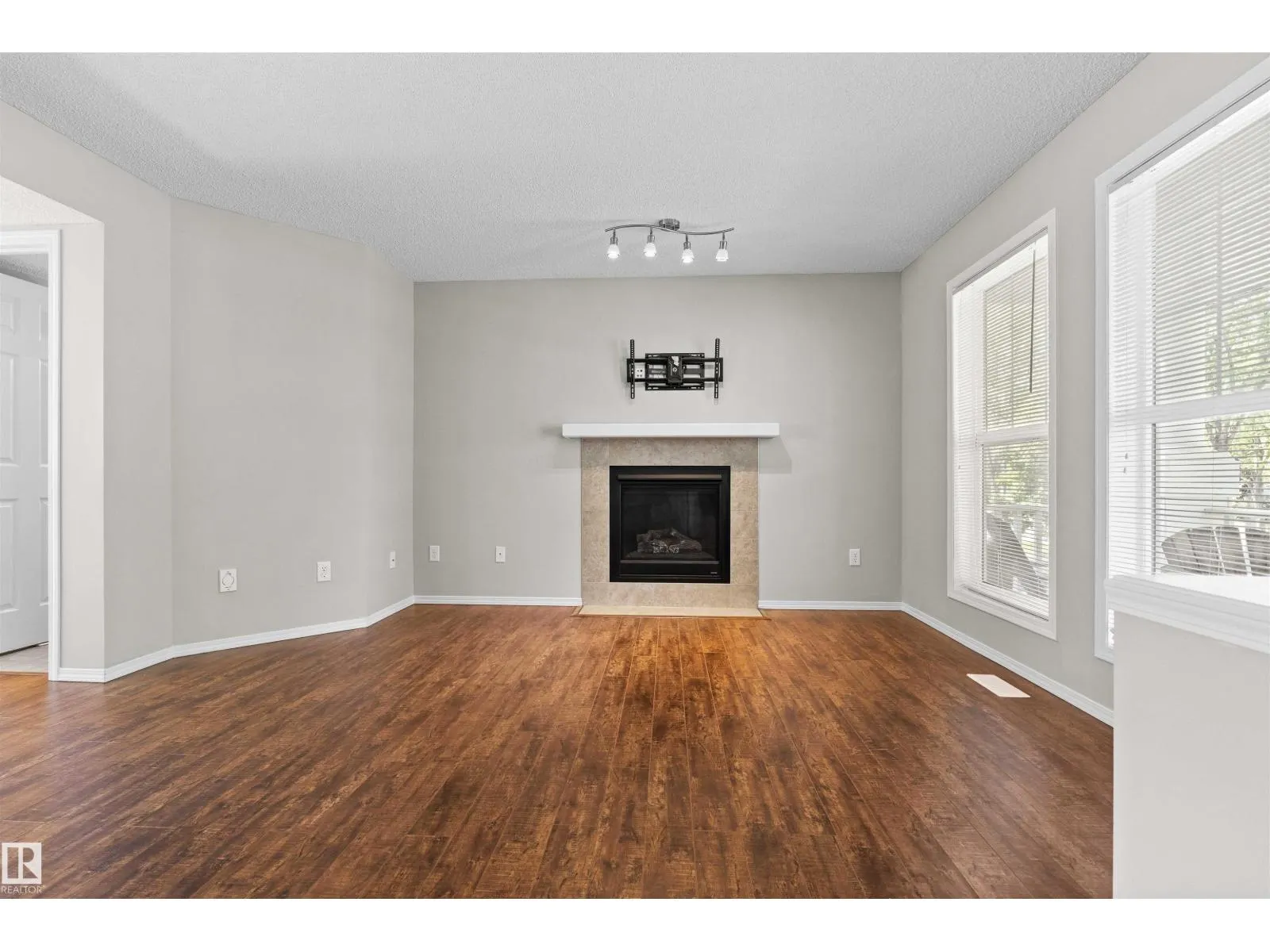 9103 SHAW WY SW