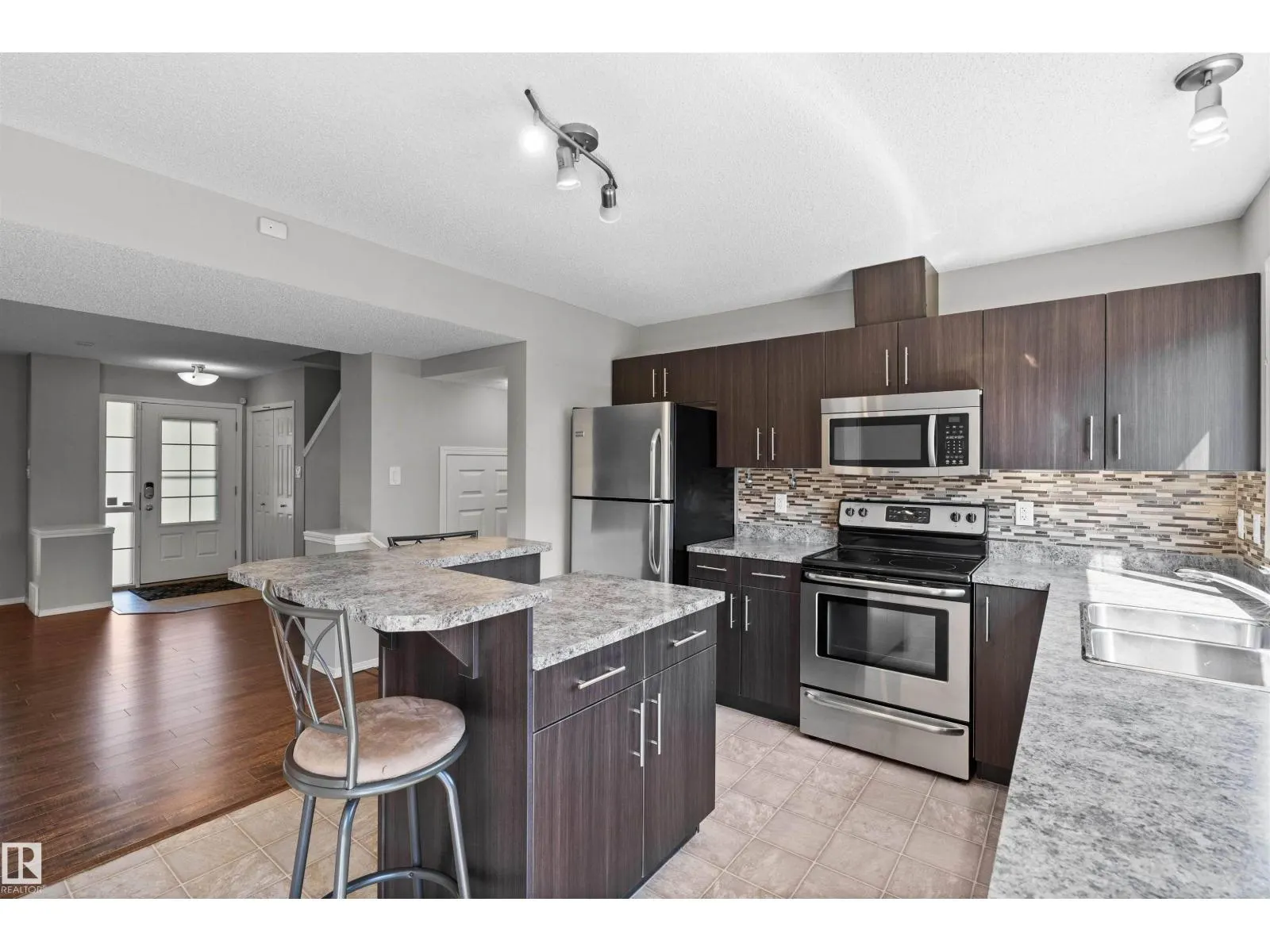 9103 SHAW WY SW