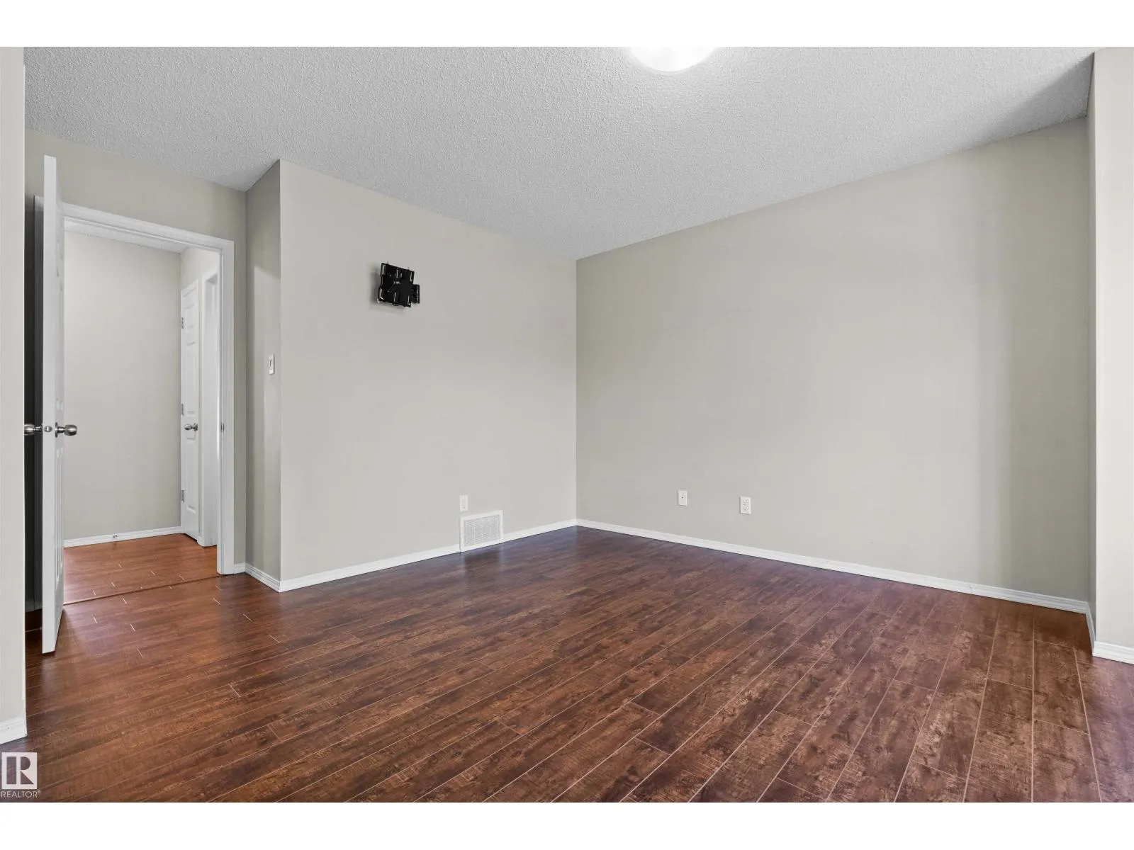 9103 SHAW WY SW