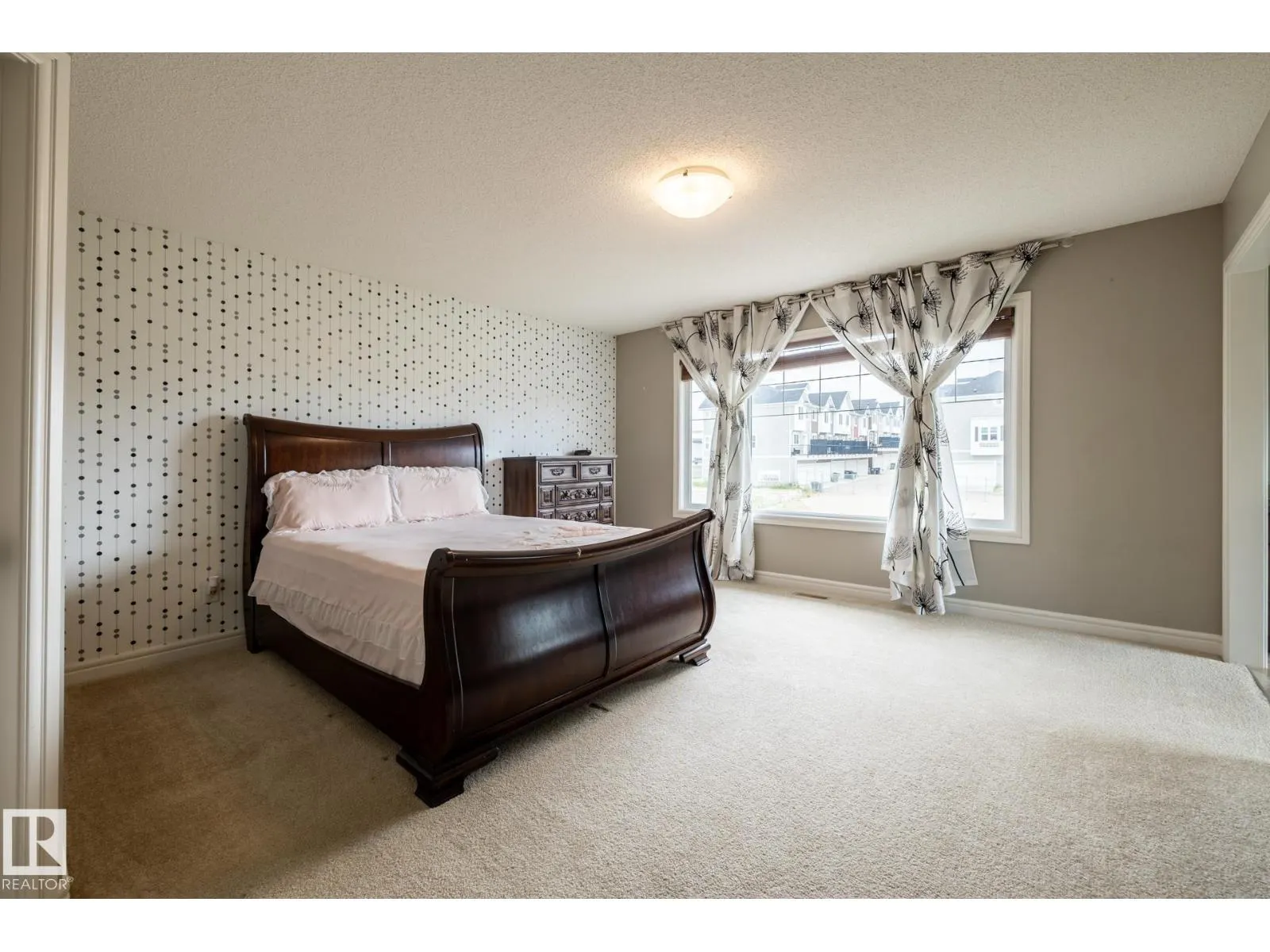 18003 77 ST NW