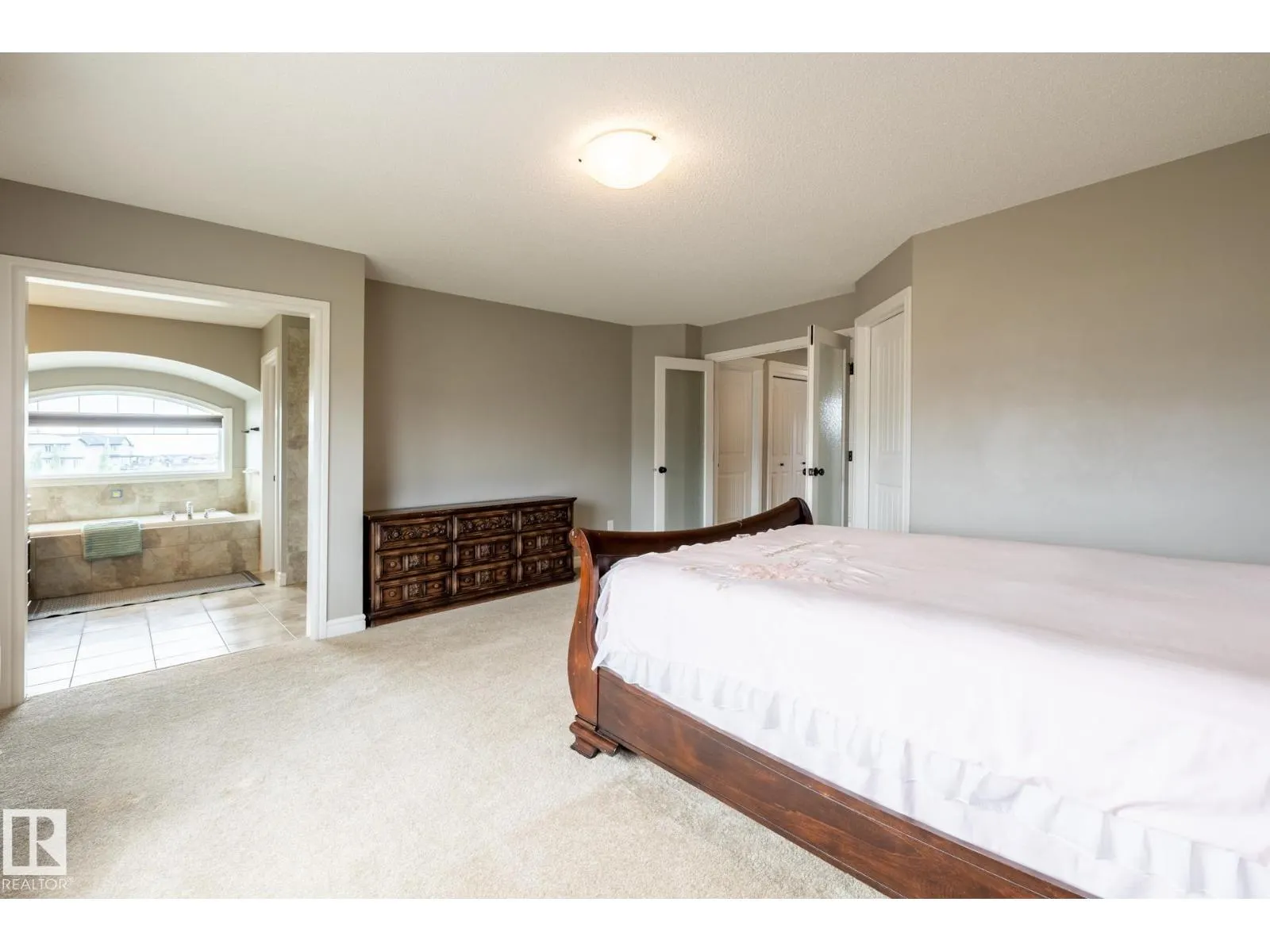 18003 77 ST NW