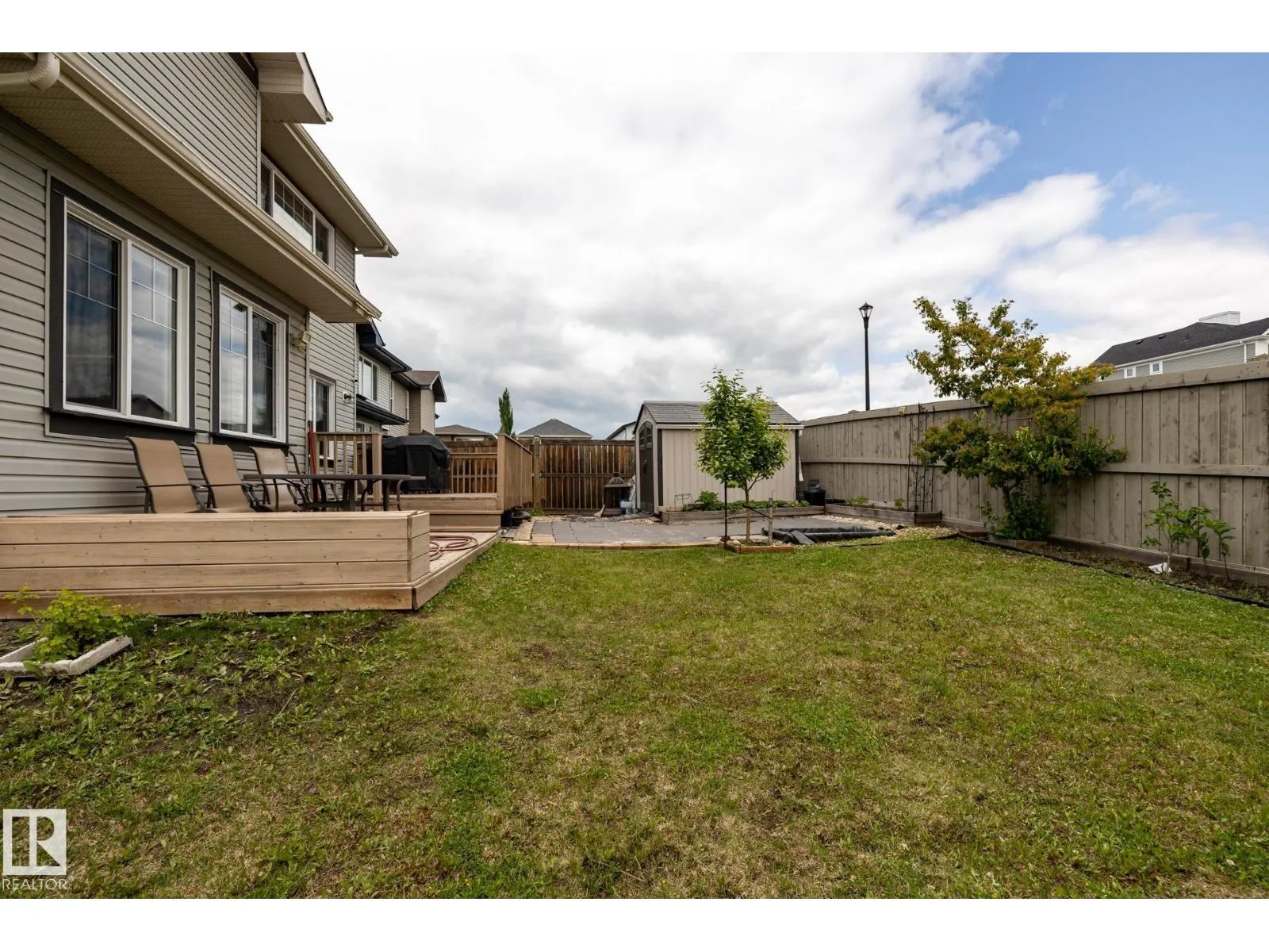 18003 77 ST NW