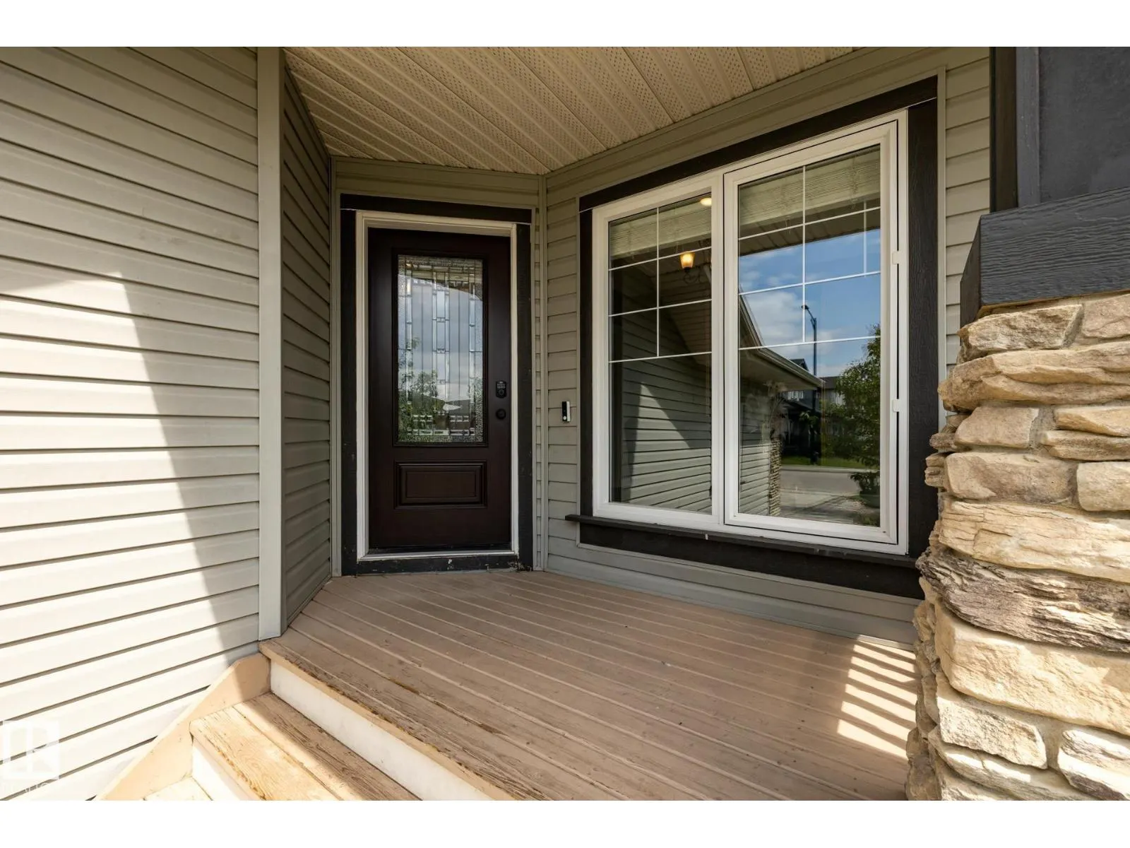 18003 77 ST NW