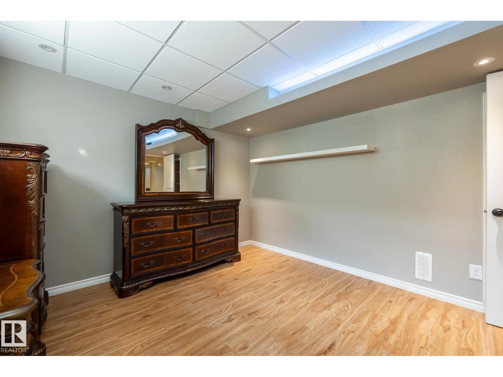 18003 77 ST NW