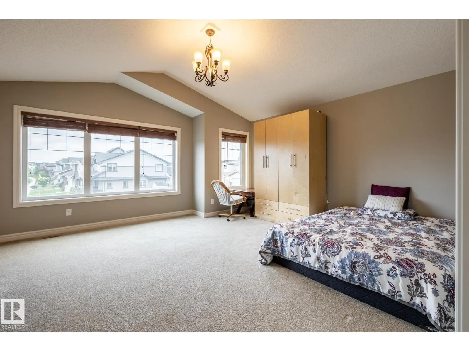 18003 77 ST NW