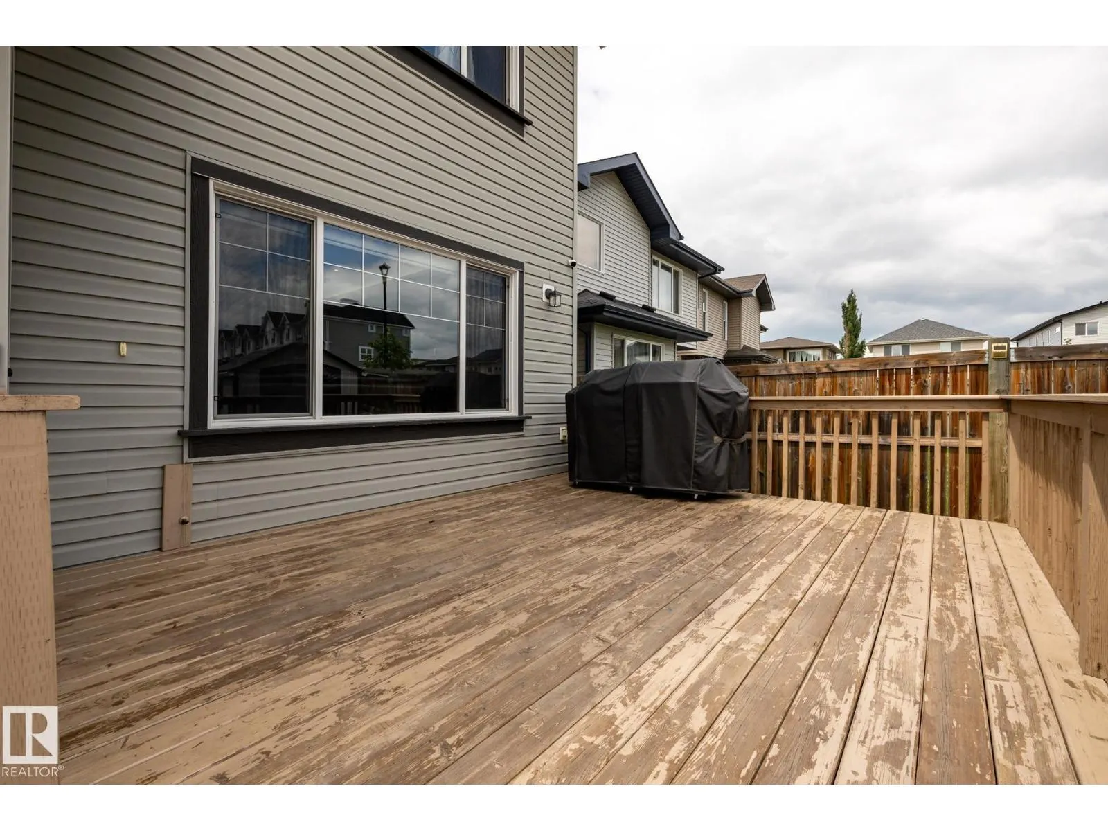 18003 77 ST NW