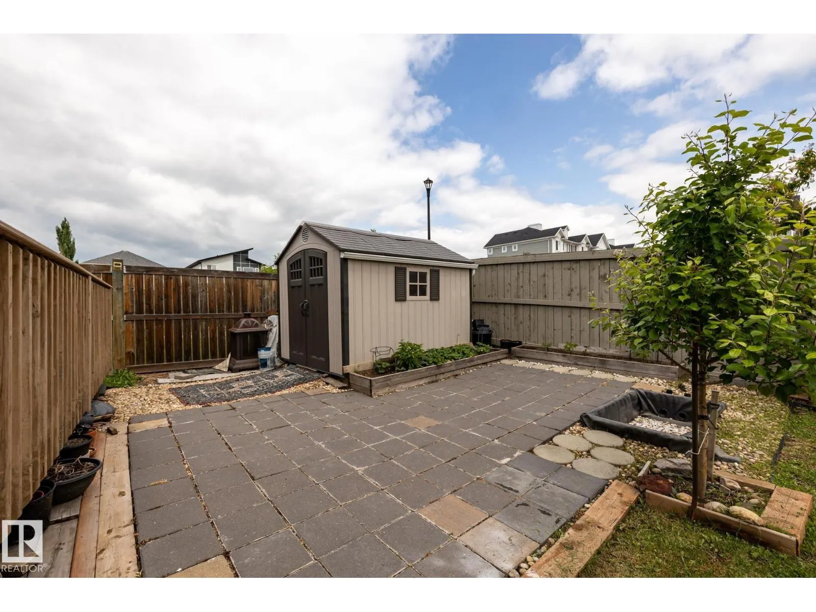 18003 77 ST NW