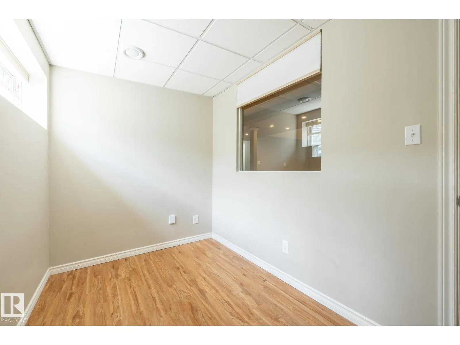 18003 77 ST NW