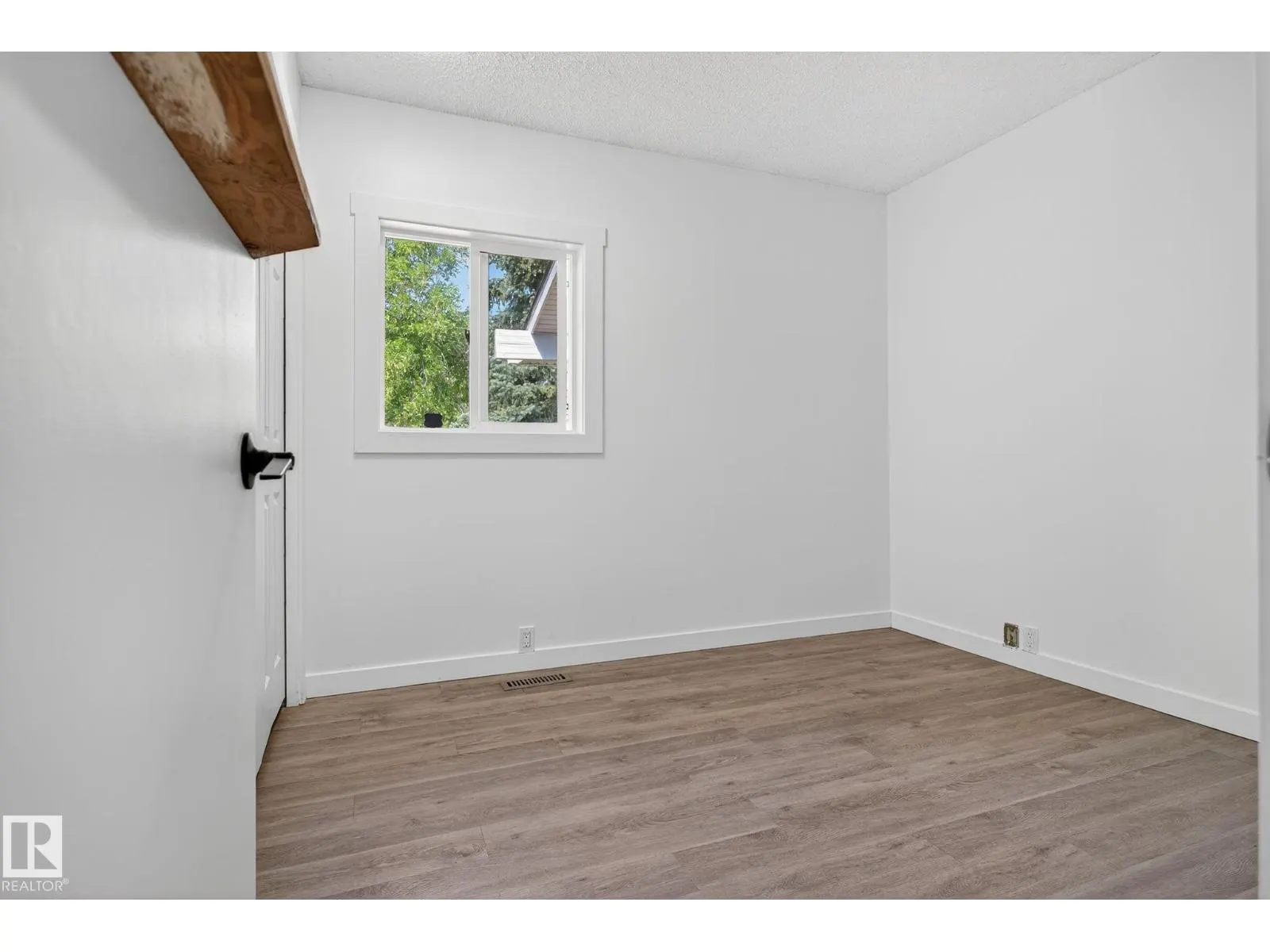 133 GARNET RD