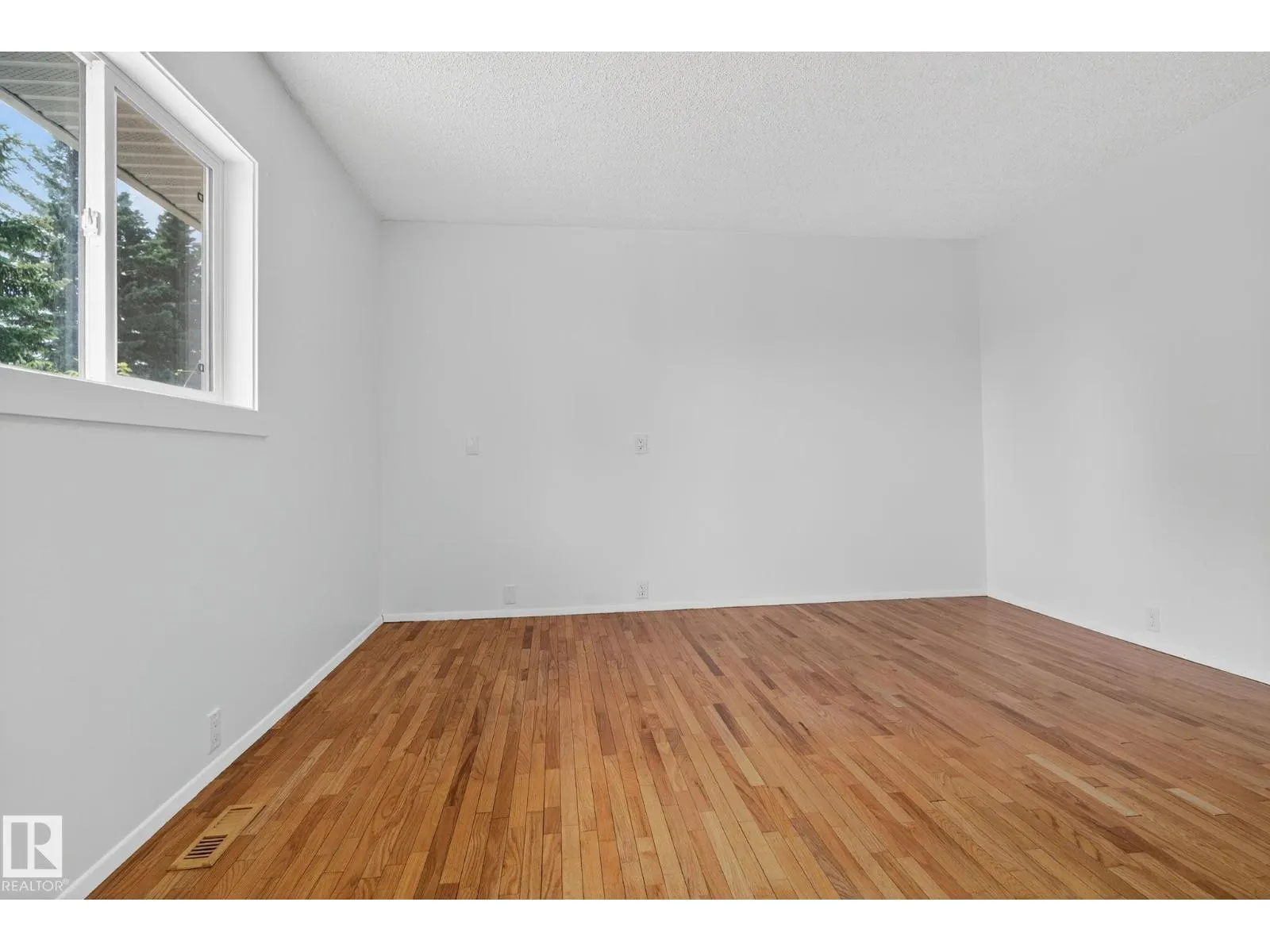 133 GARNET RD