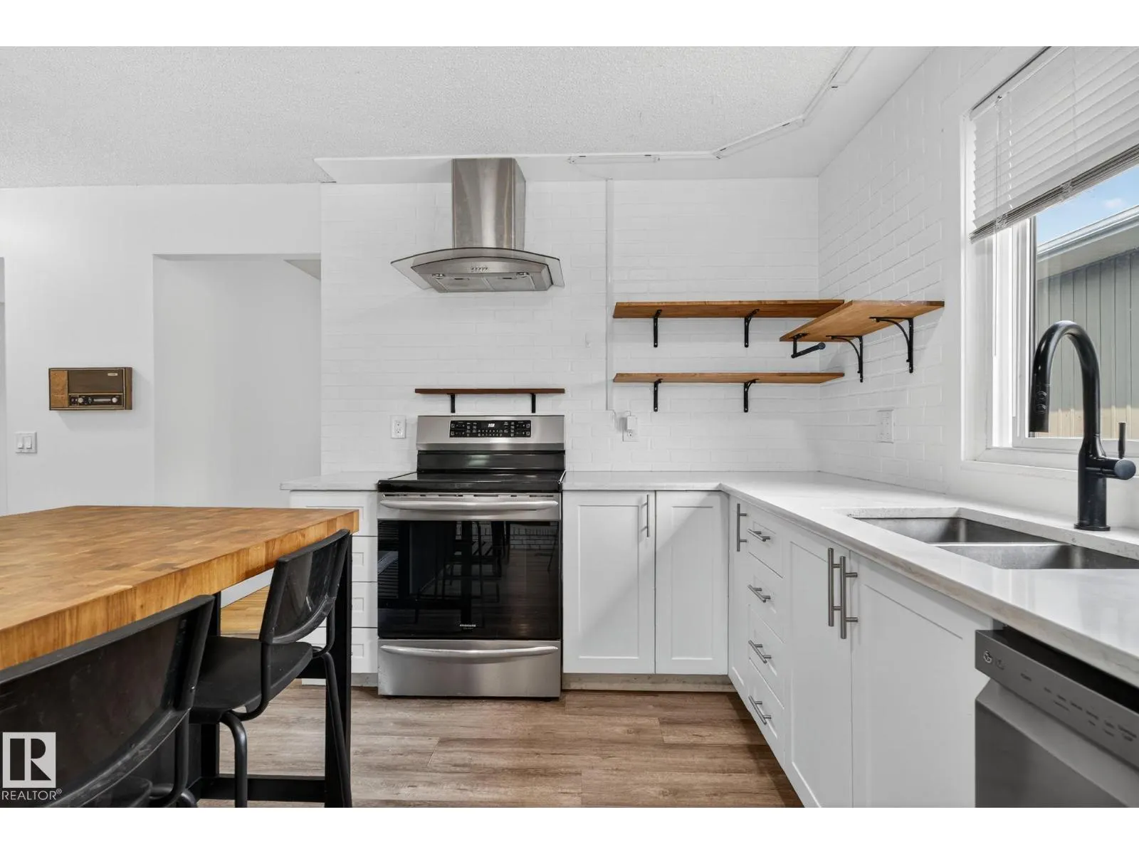 133 GARNET RD