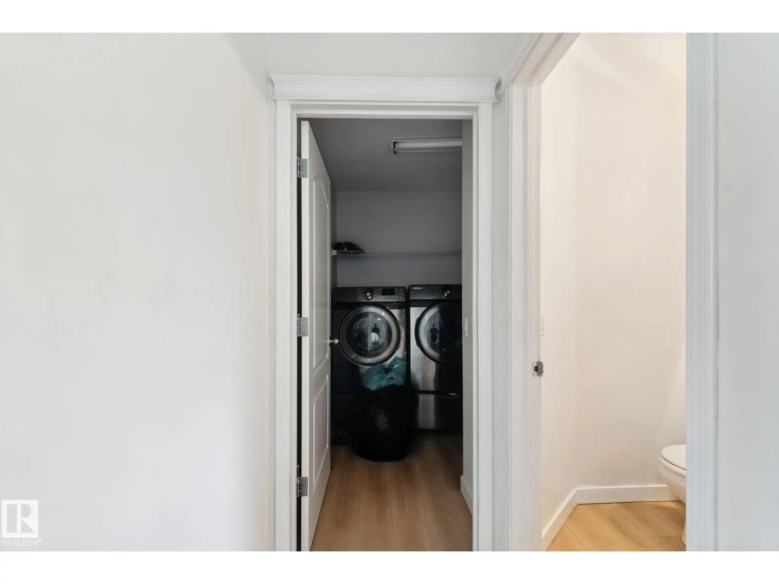 7836 7 AV SW