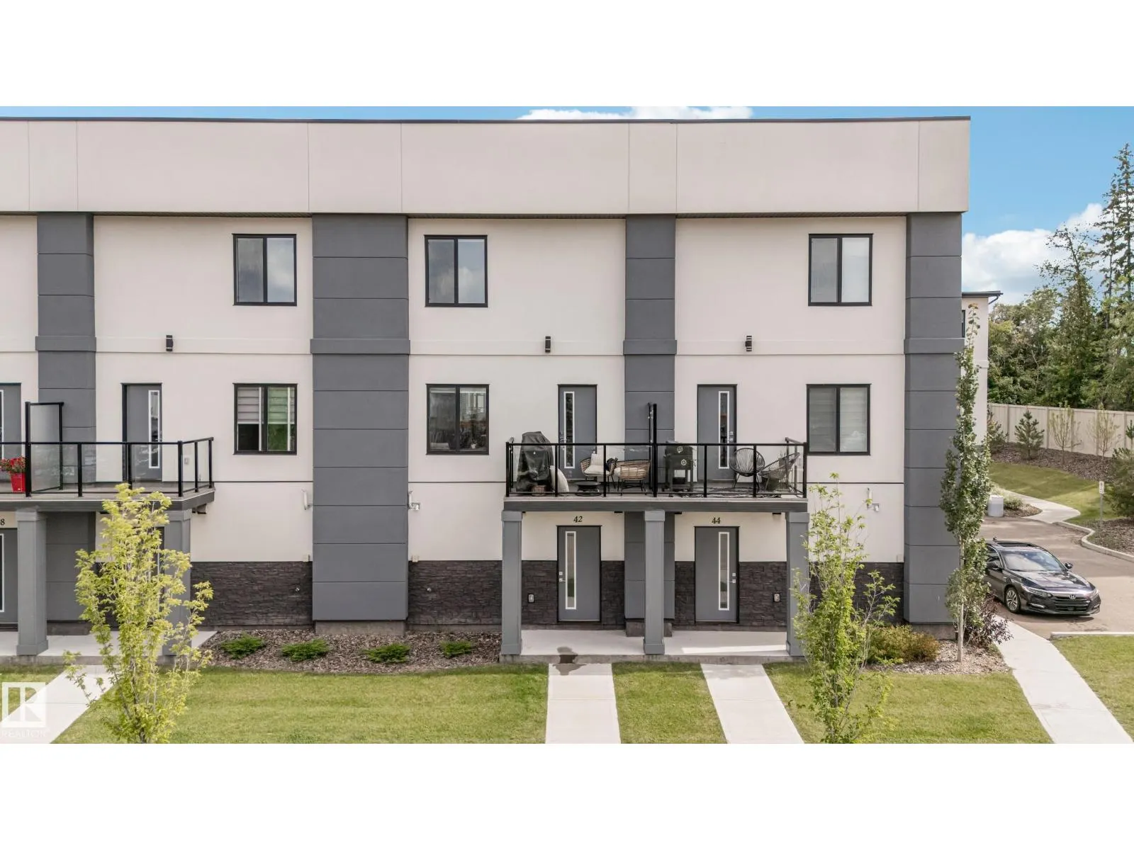#42 10 SALISBURY WY