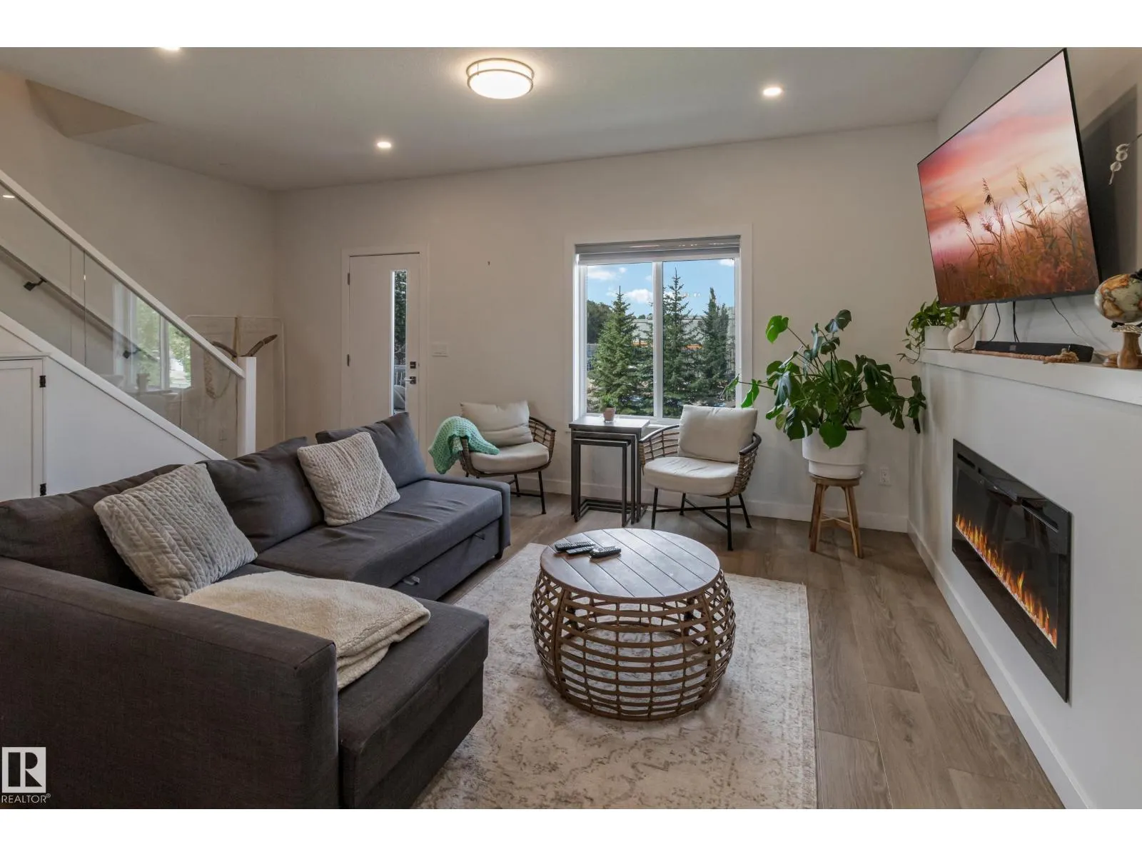 #42 10 SALISBURY WY