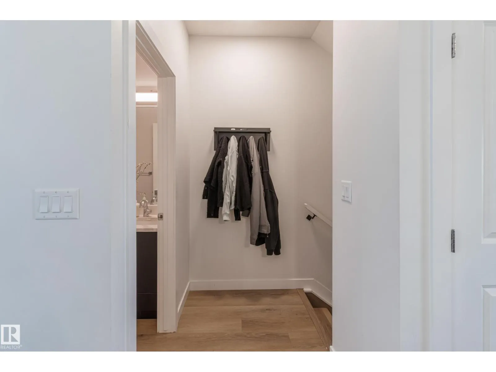 #42 10 SALISBURY WY