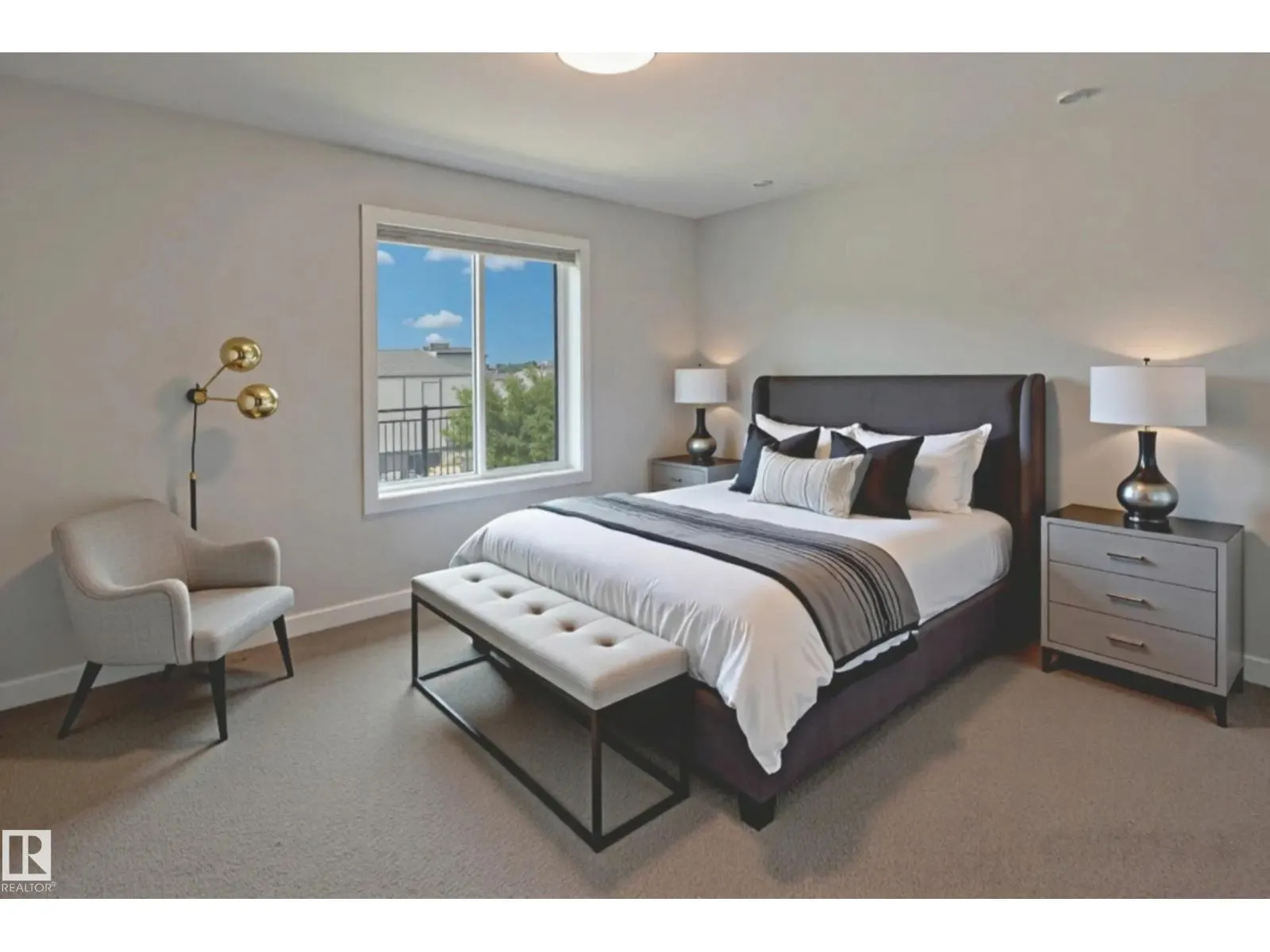 #42 10 SALISBURY WY
