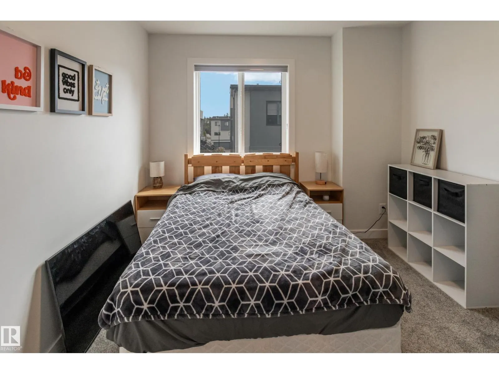 #42 10 SALISBURY WY