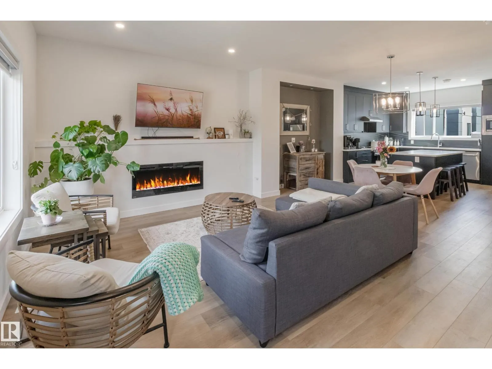 #42 10 SALISBURY WY