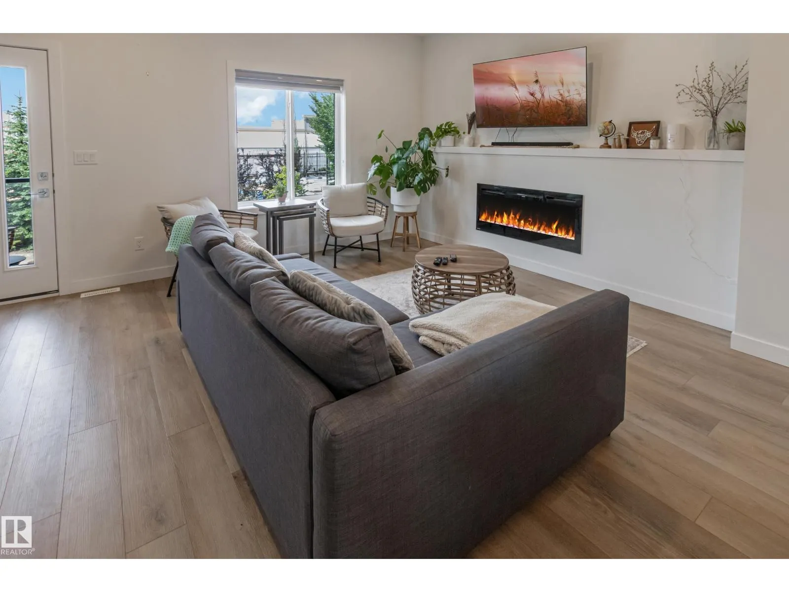 #42 10 SALISBURY WY