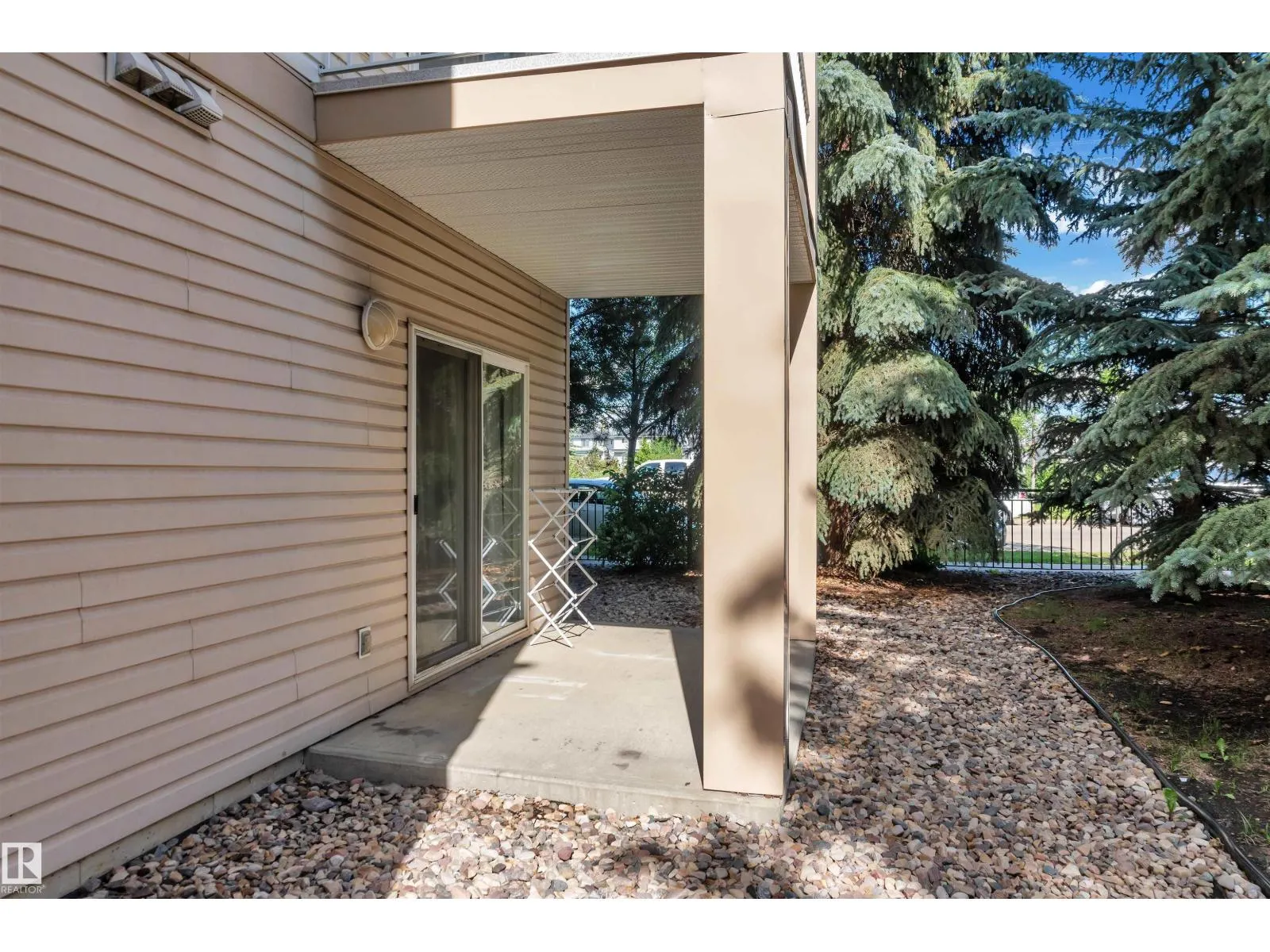 #122 245 EDWARDS DR SW