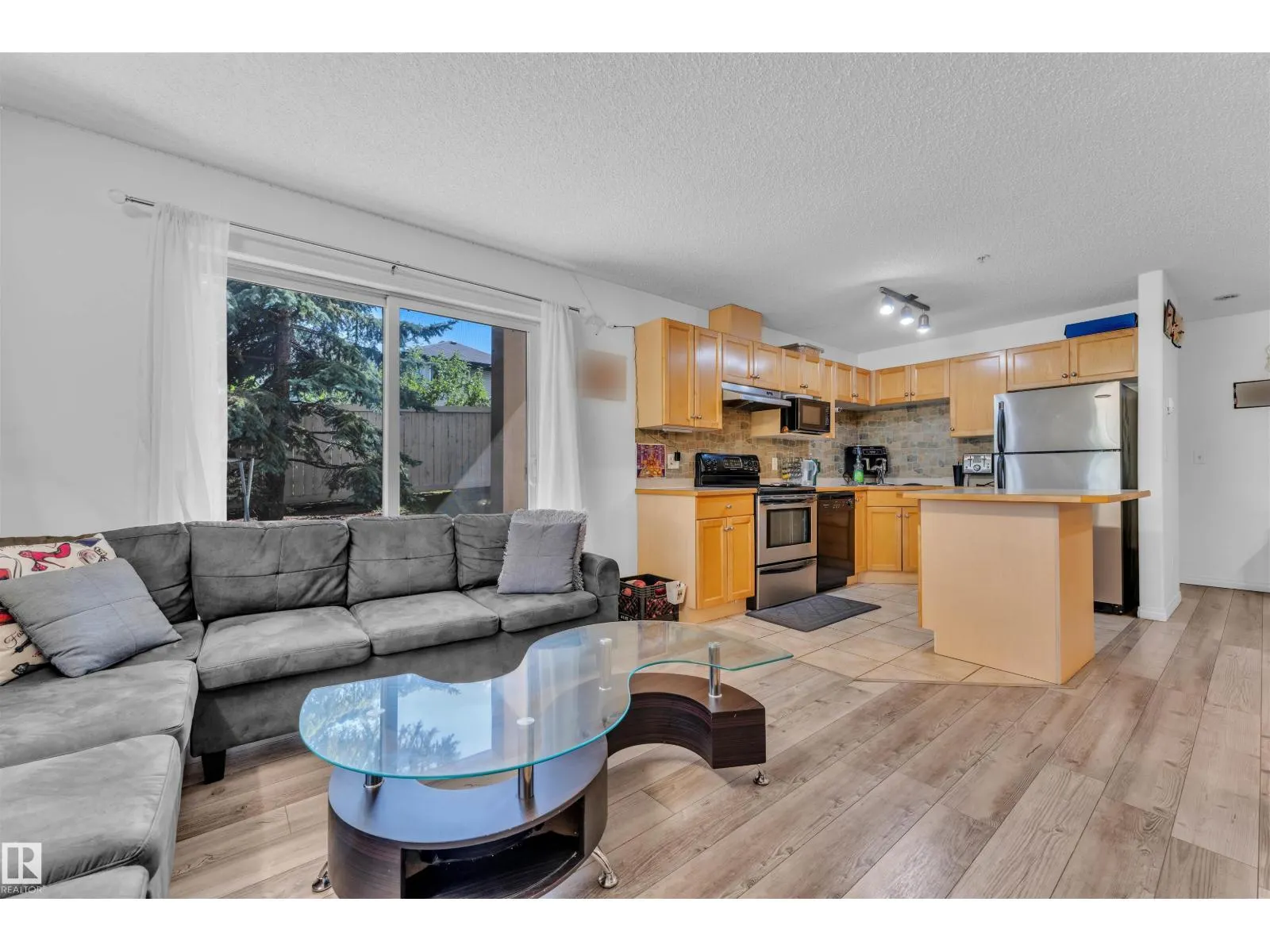 #122 245 EDWARDS DR SW