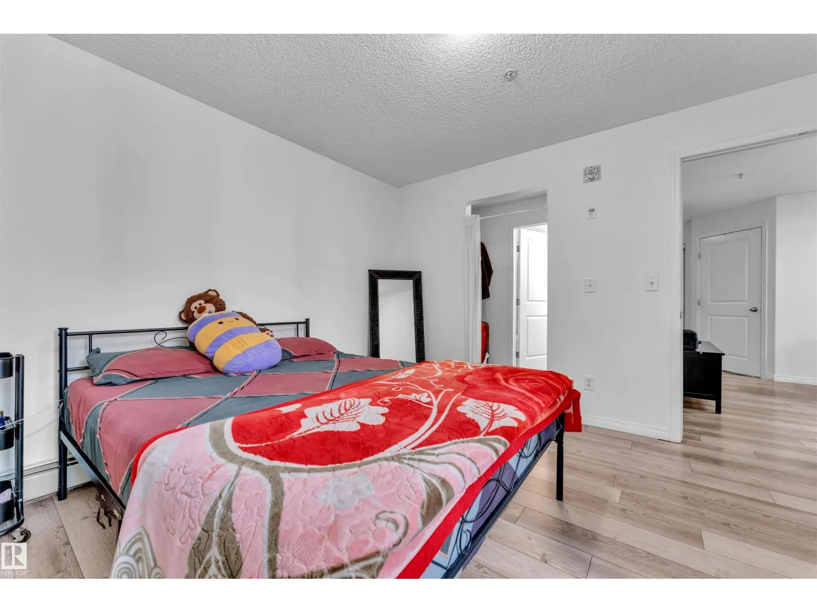 #122 245 EDWARDS DR SW