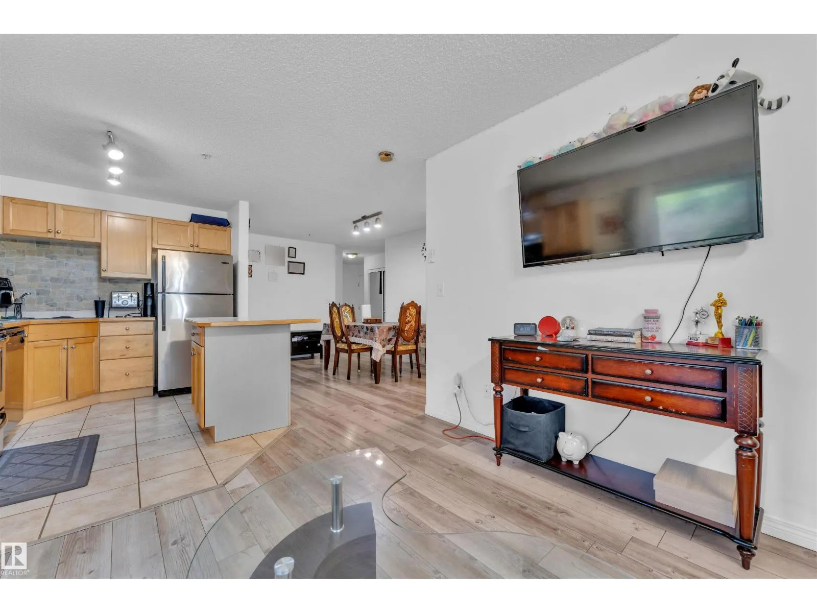 #122 245 EDWARDS DR SW