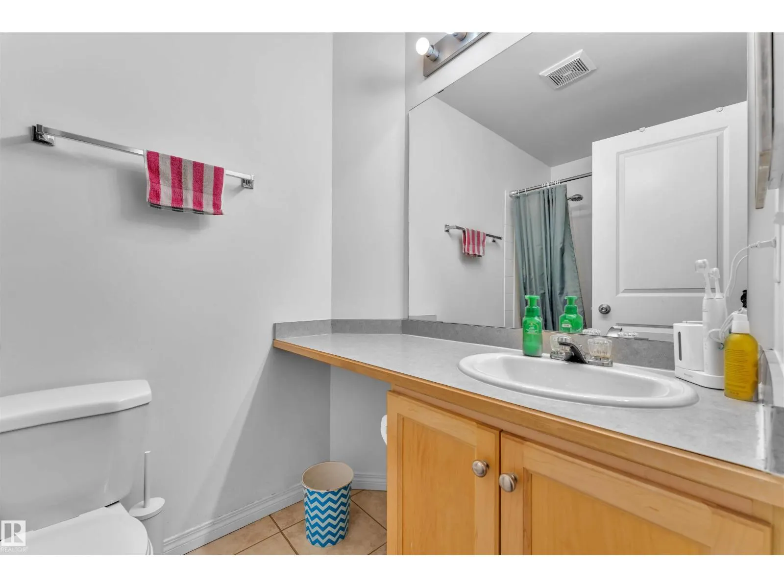 #122 245 EDWARDS DR SW