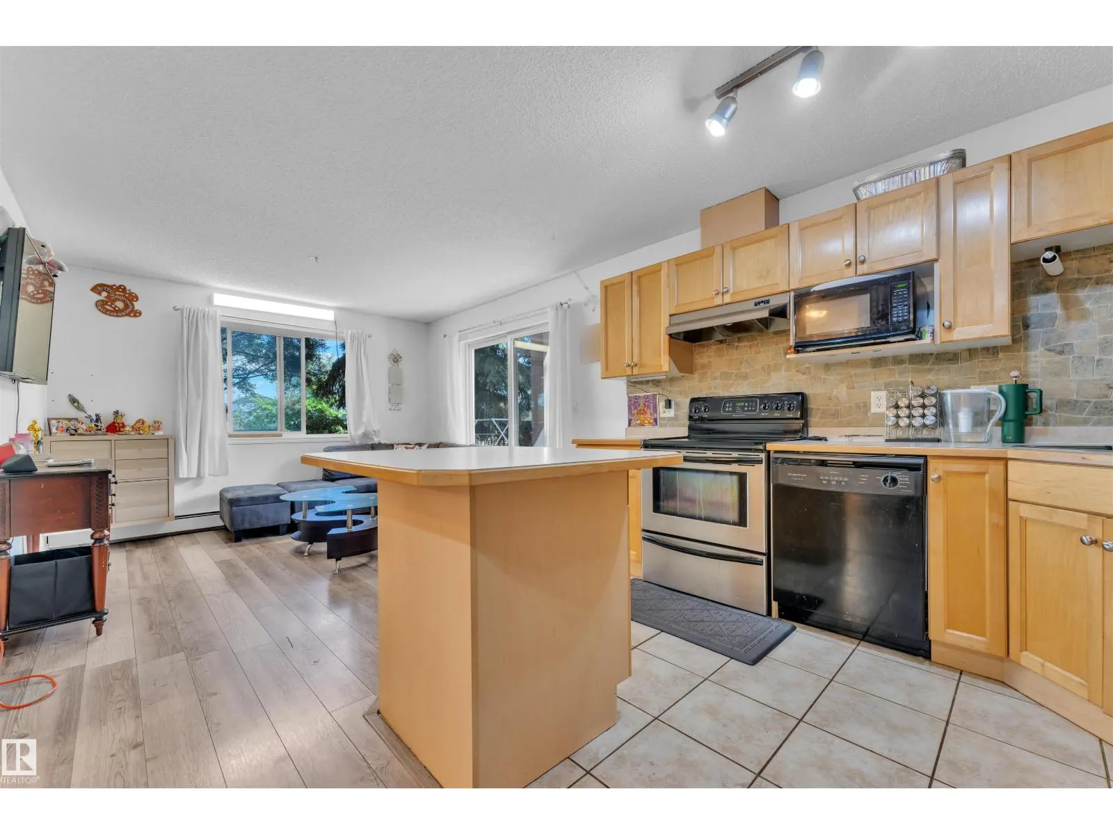 #122 245 EDWARDS DR SW