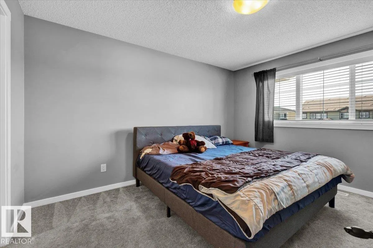 9463 209 ST NW