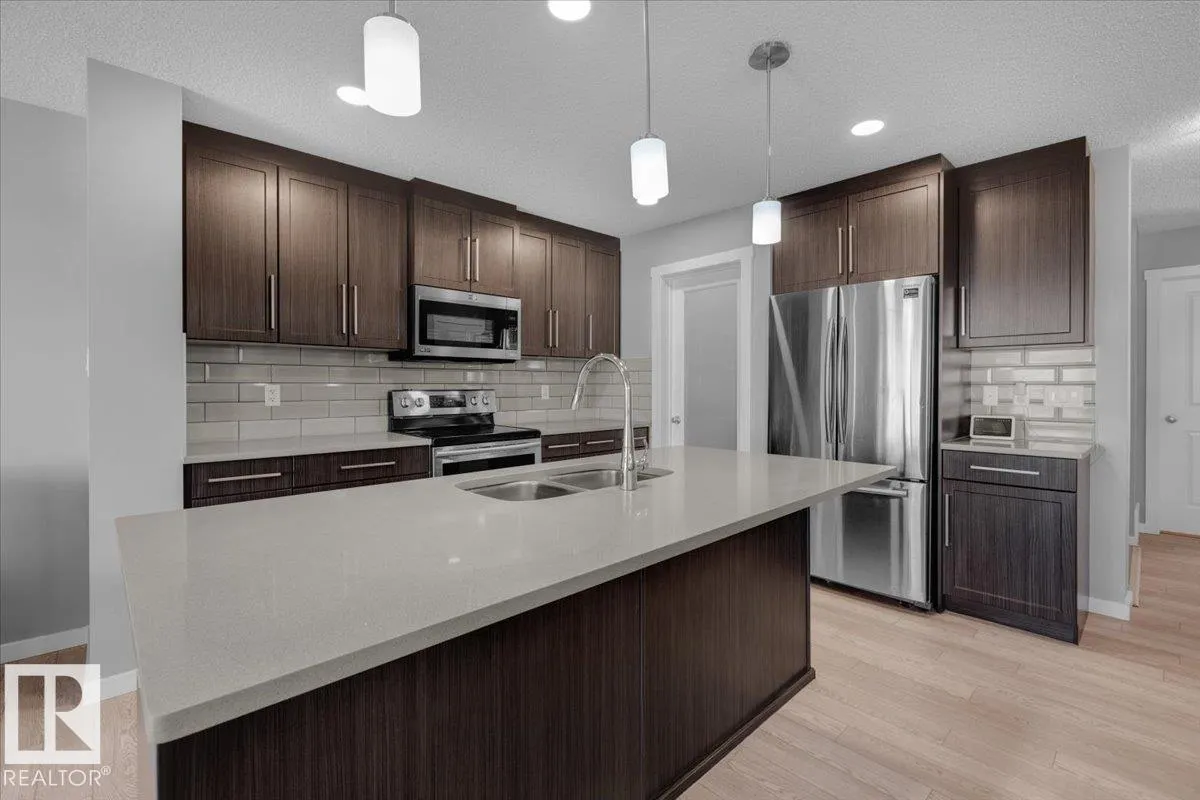 9463 209 ST NW