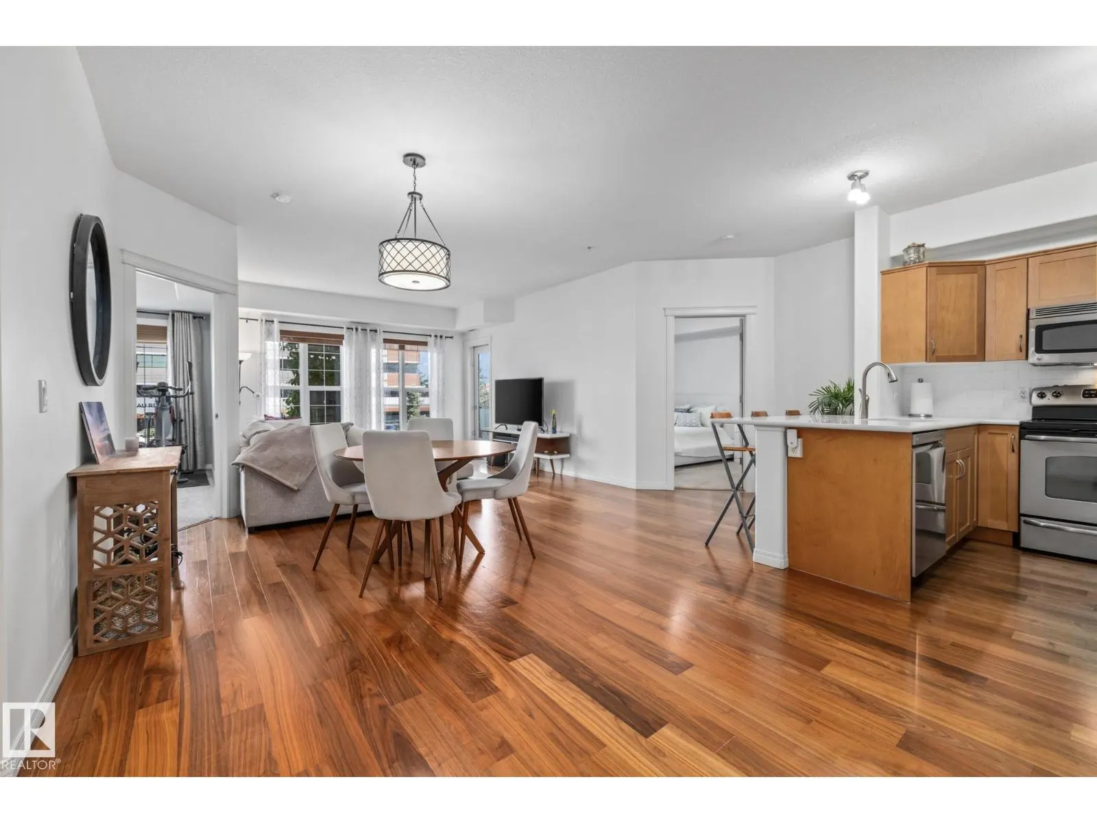 #230 45 INGLEWOOD DR