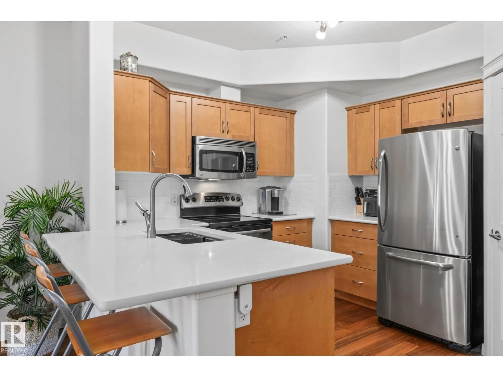 #230 45 INGLEWOOD DR