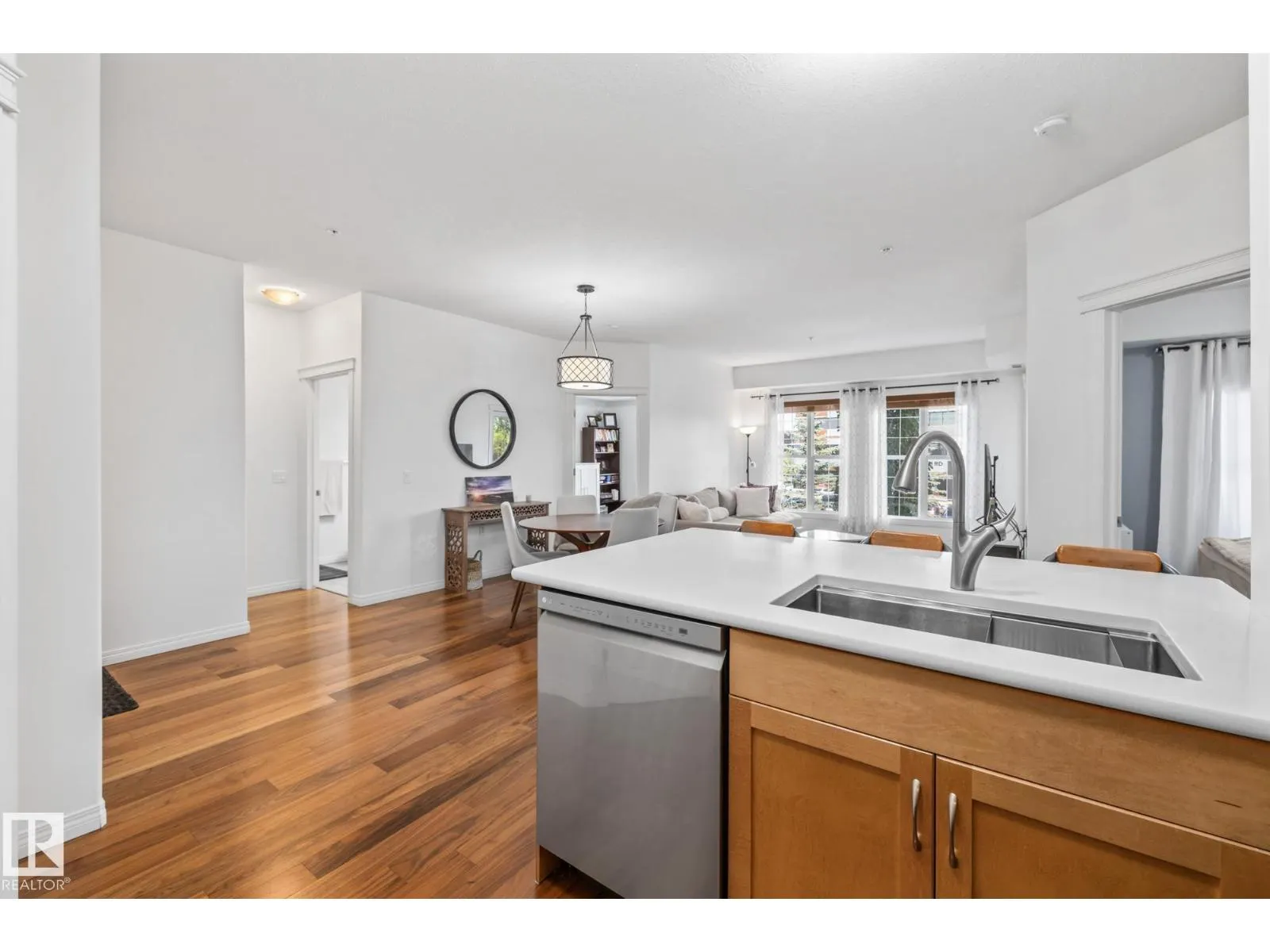 #230 45 INGLEWOOD DR