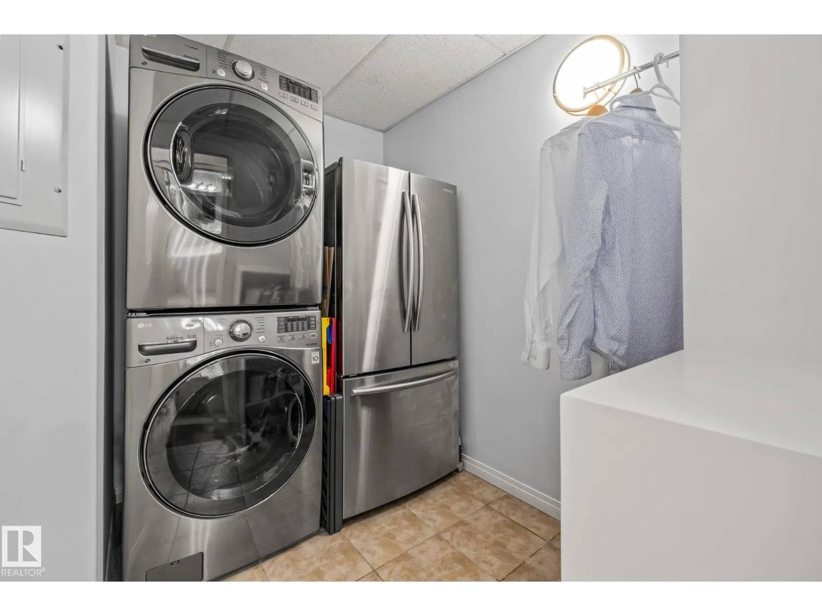 #230 45 INGLEWOOD DR