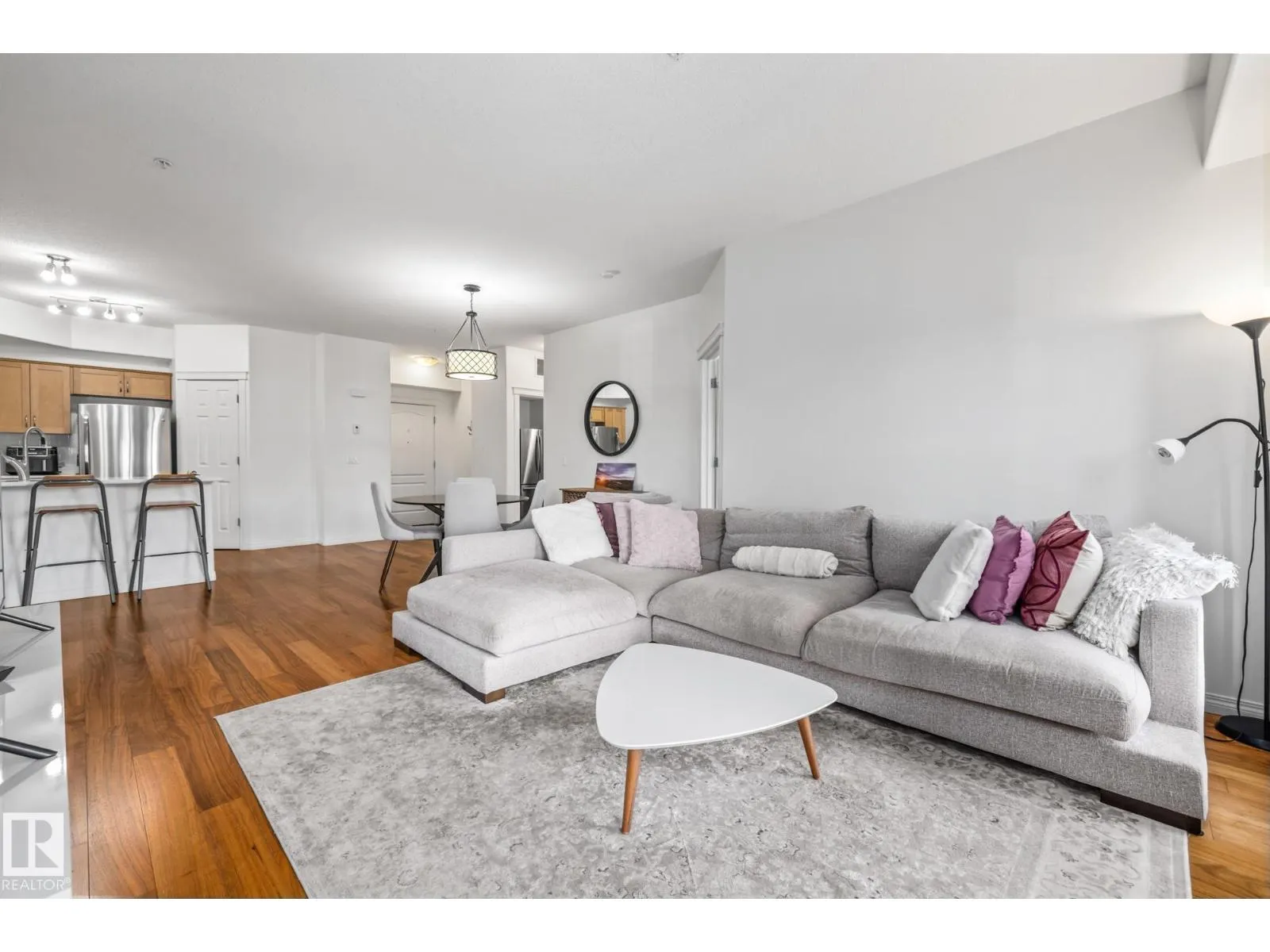 #230 45 INGLEWOOD DR