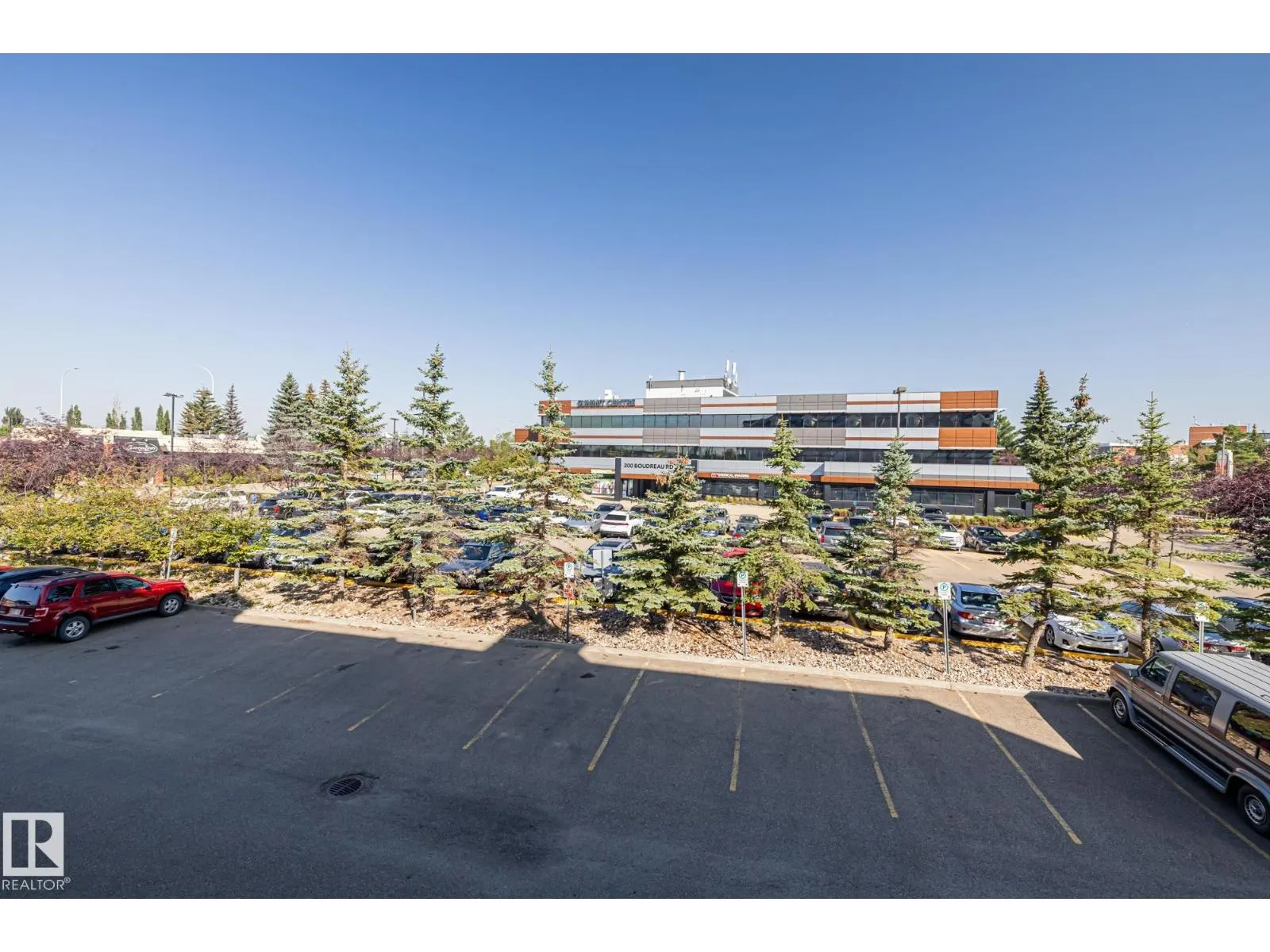 #230 45 INGLEWOOD DR