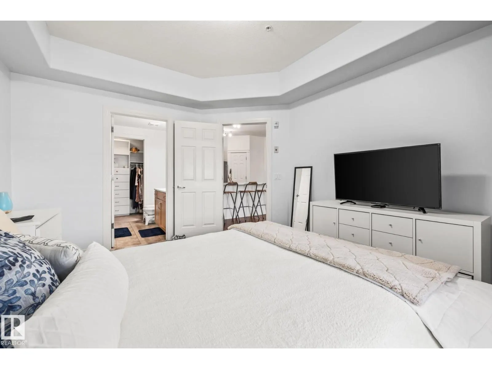 #230 45 INGLEWOOD DR
