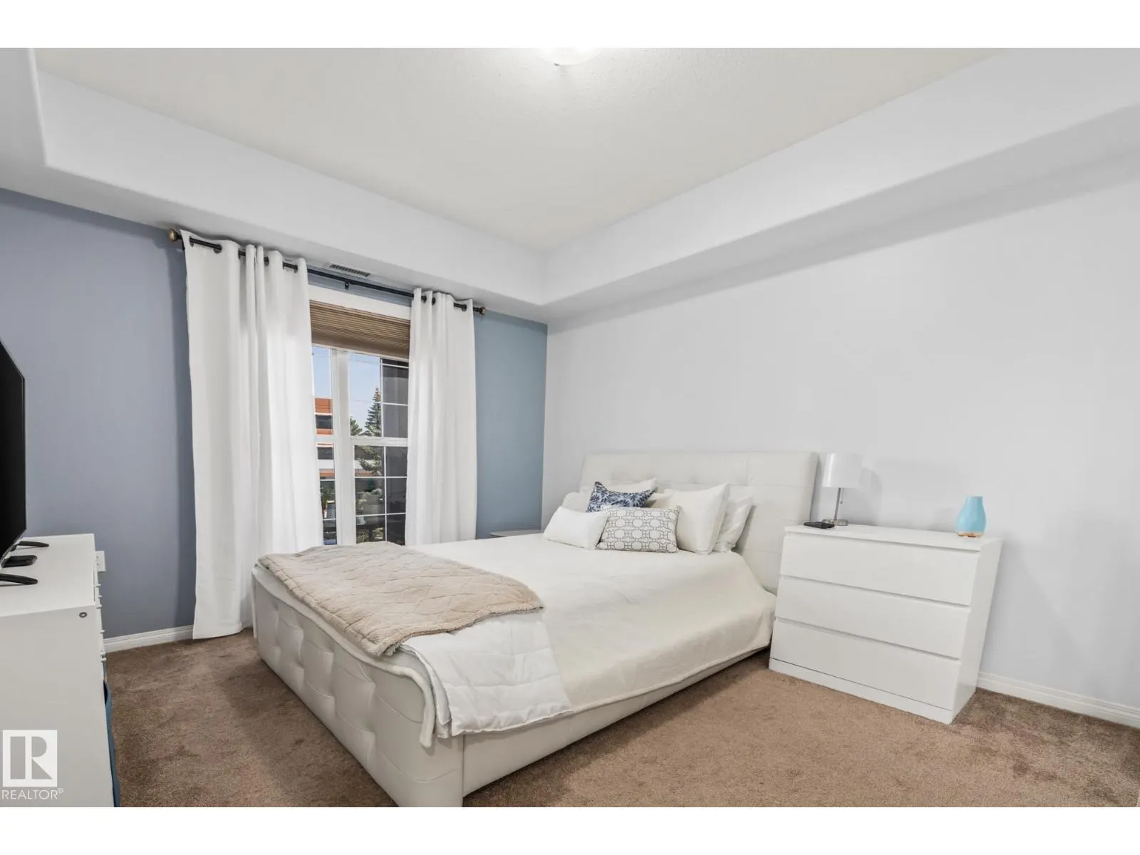 #230 45 INGLEWOOD DR