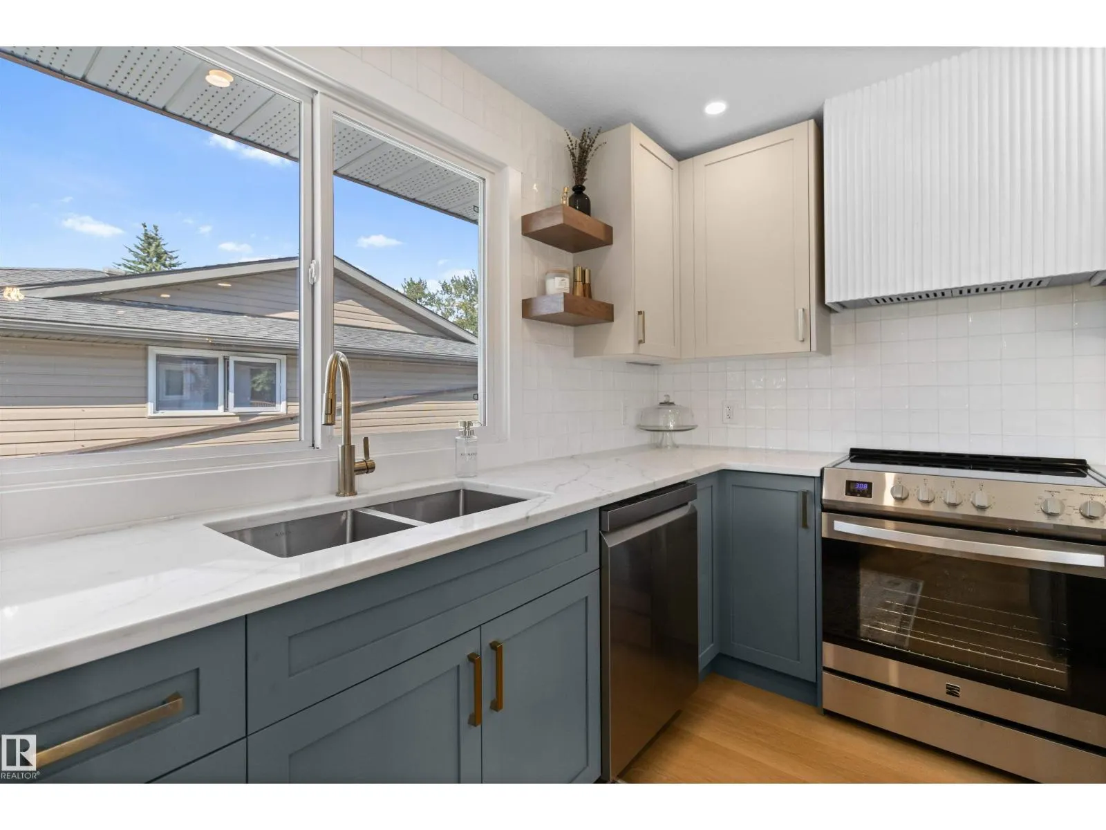 97 GARLAND CR