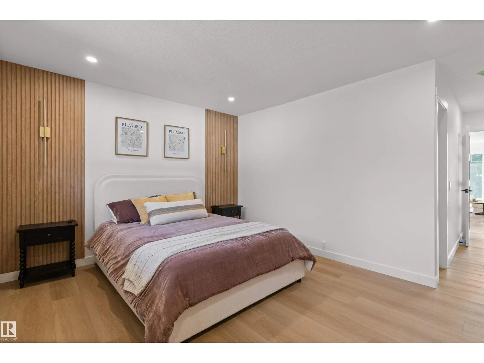 97 GARLAND CR