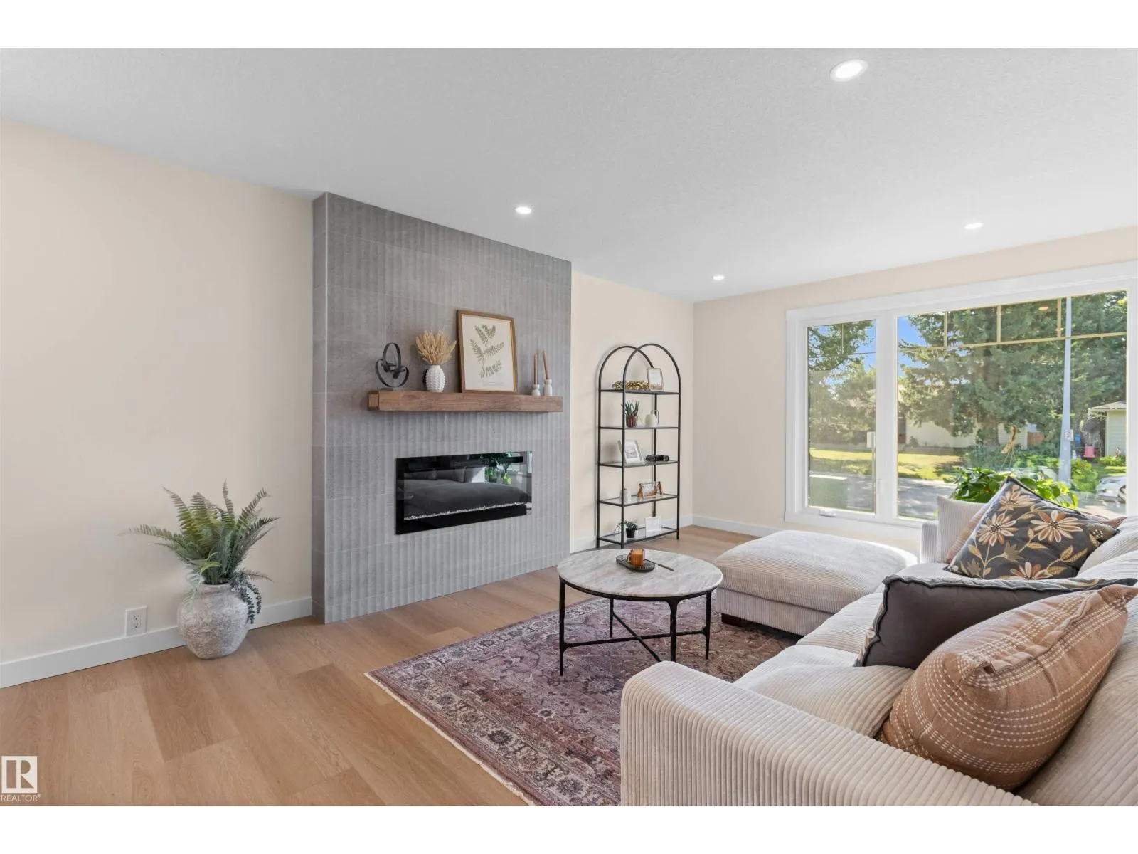 97 GARLAND CR