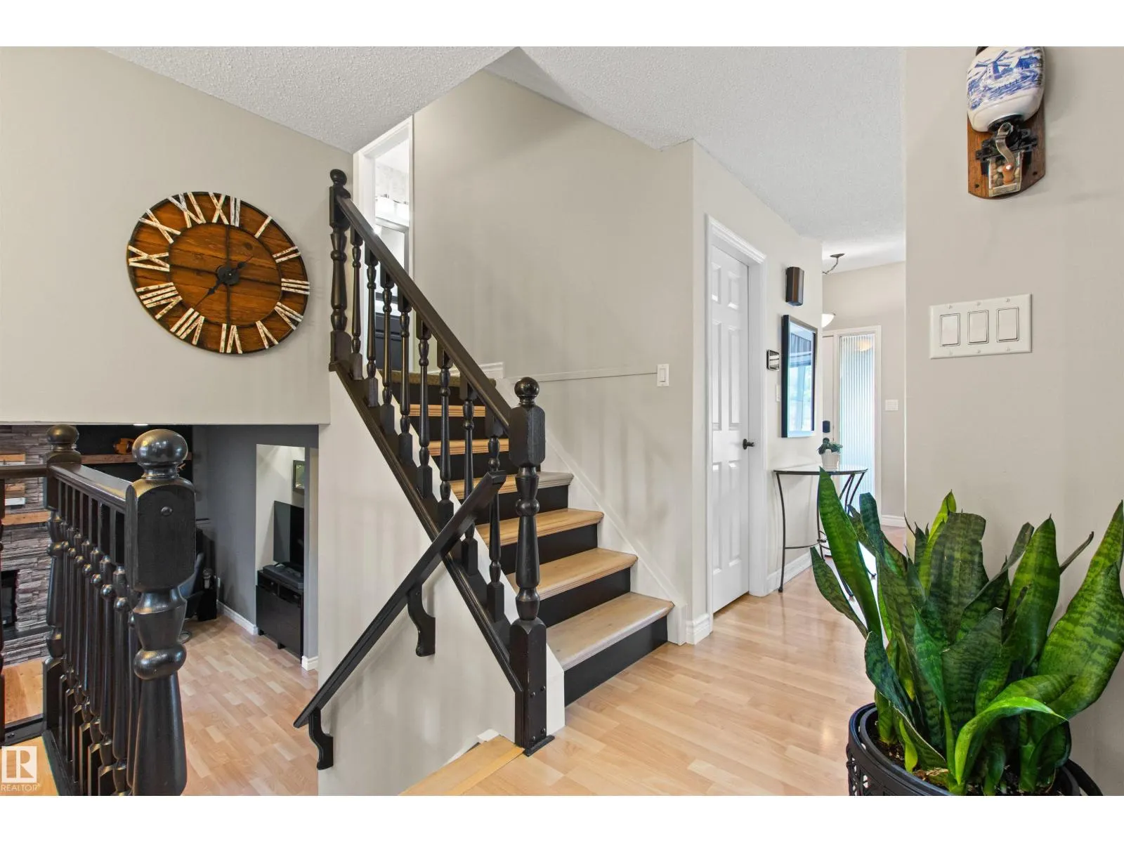 1 LOVATT PL