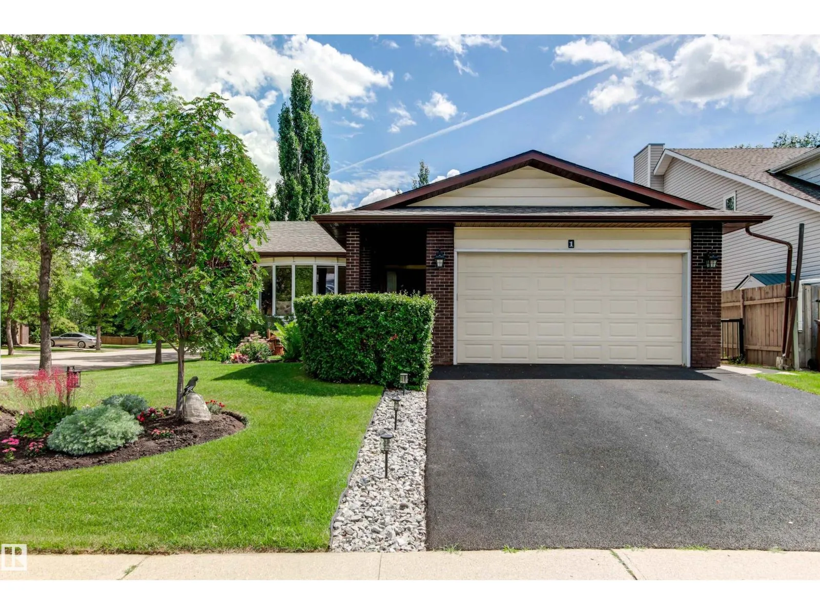 1 LOVATT PL