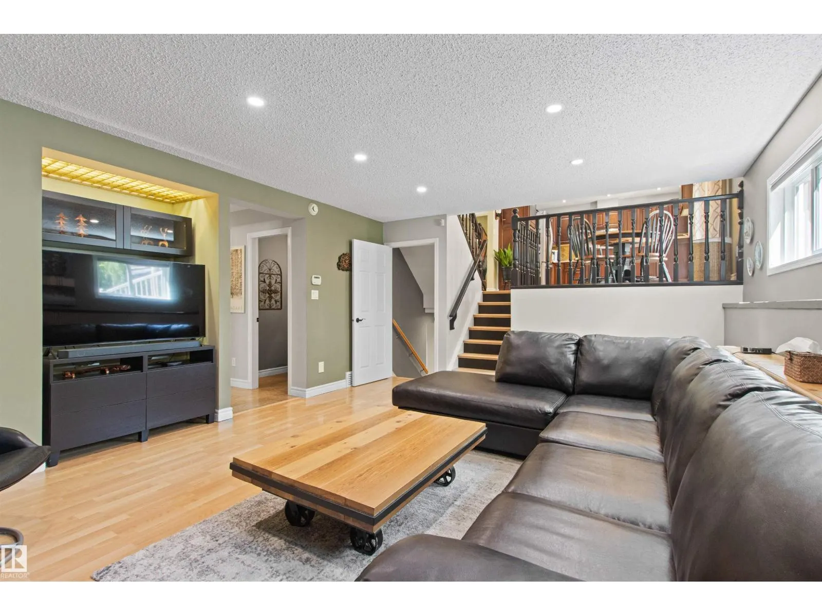 1 LOVATT PL