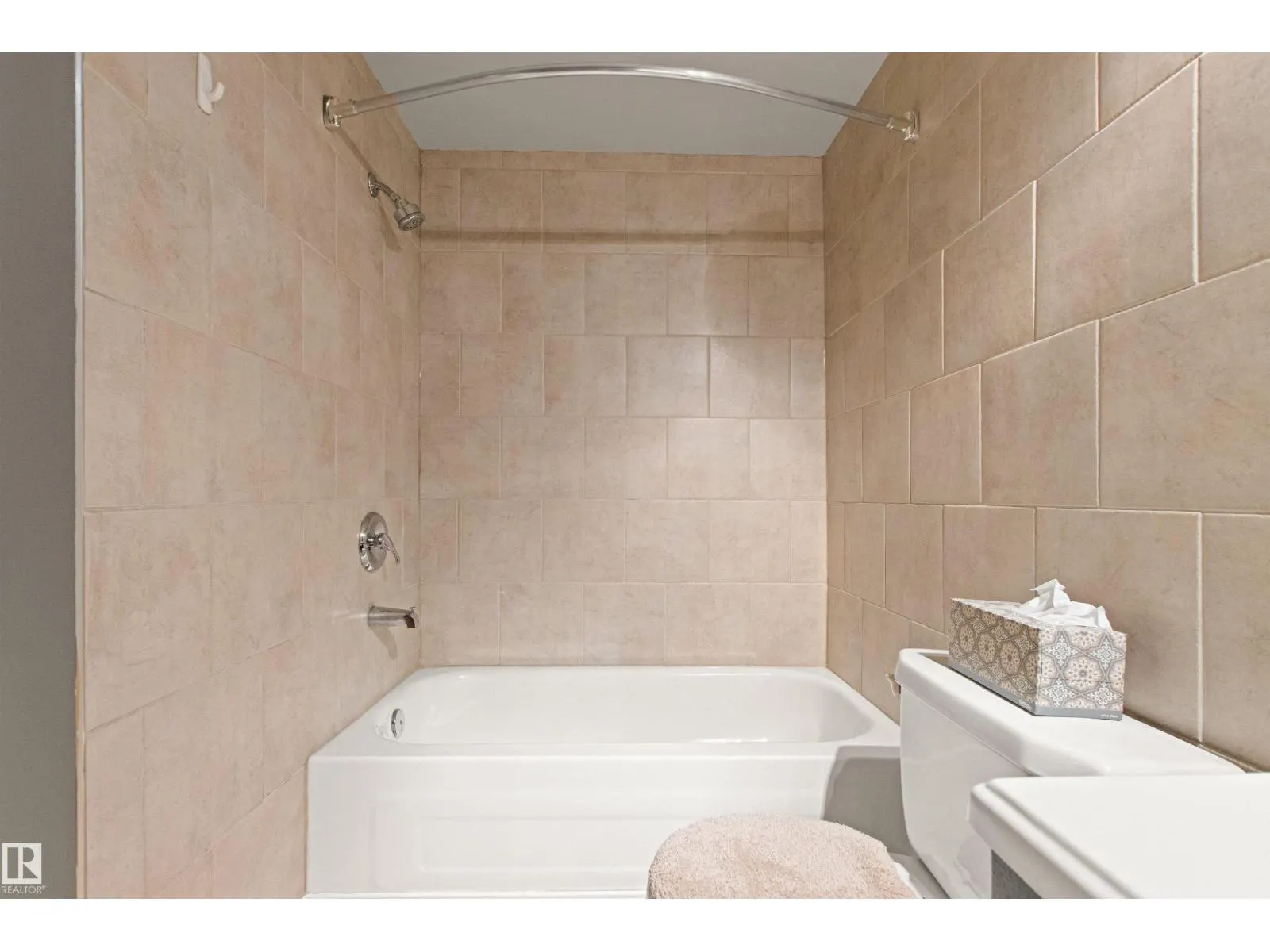 1 LOVATT PL
