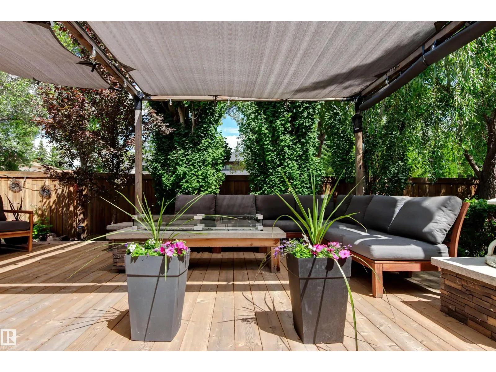 1 LOVATT PL