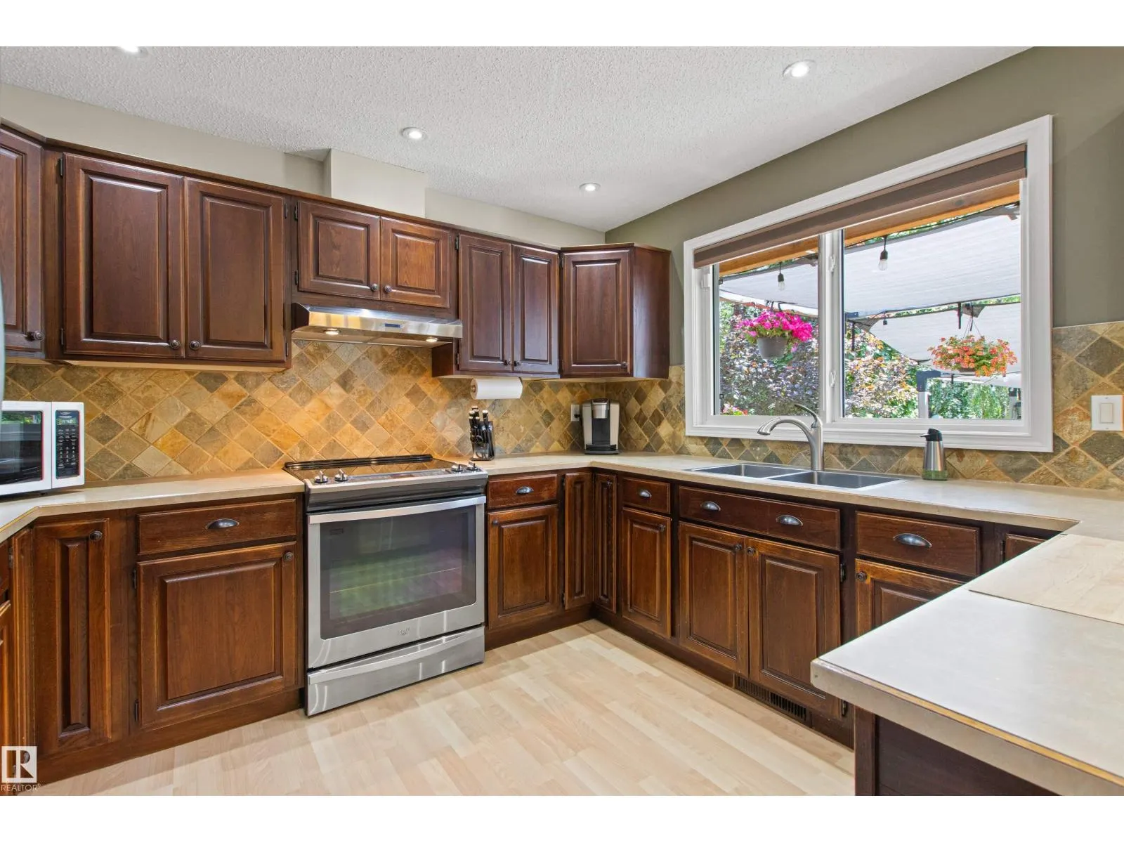 1 LOVATT PL