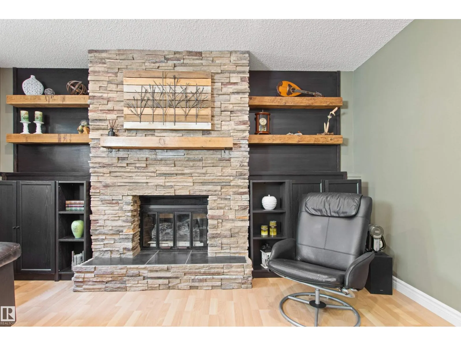 1 LOVATT PL