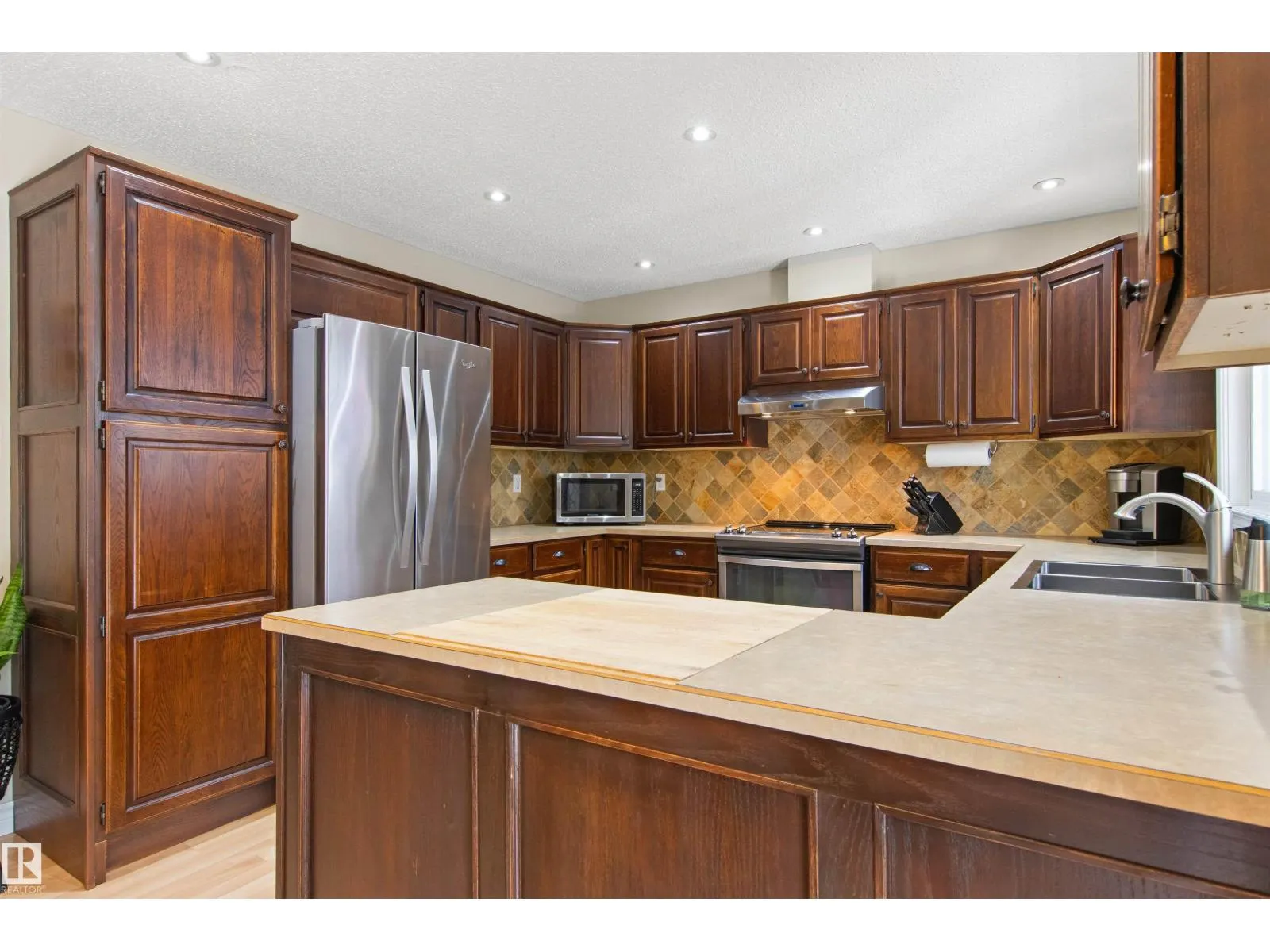 1 LOVATT PL